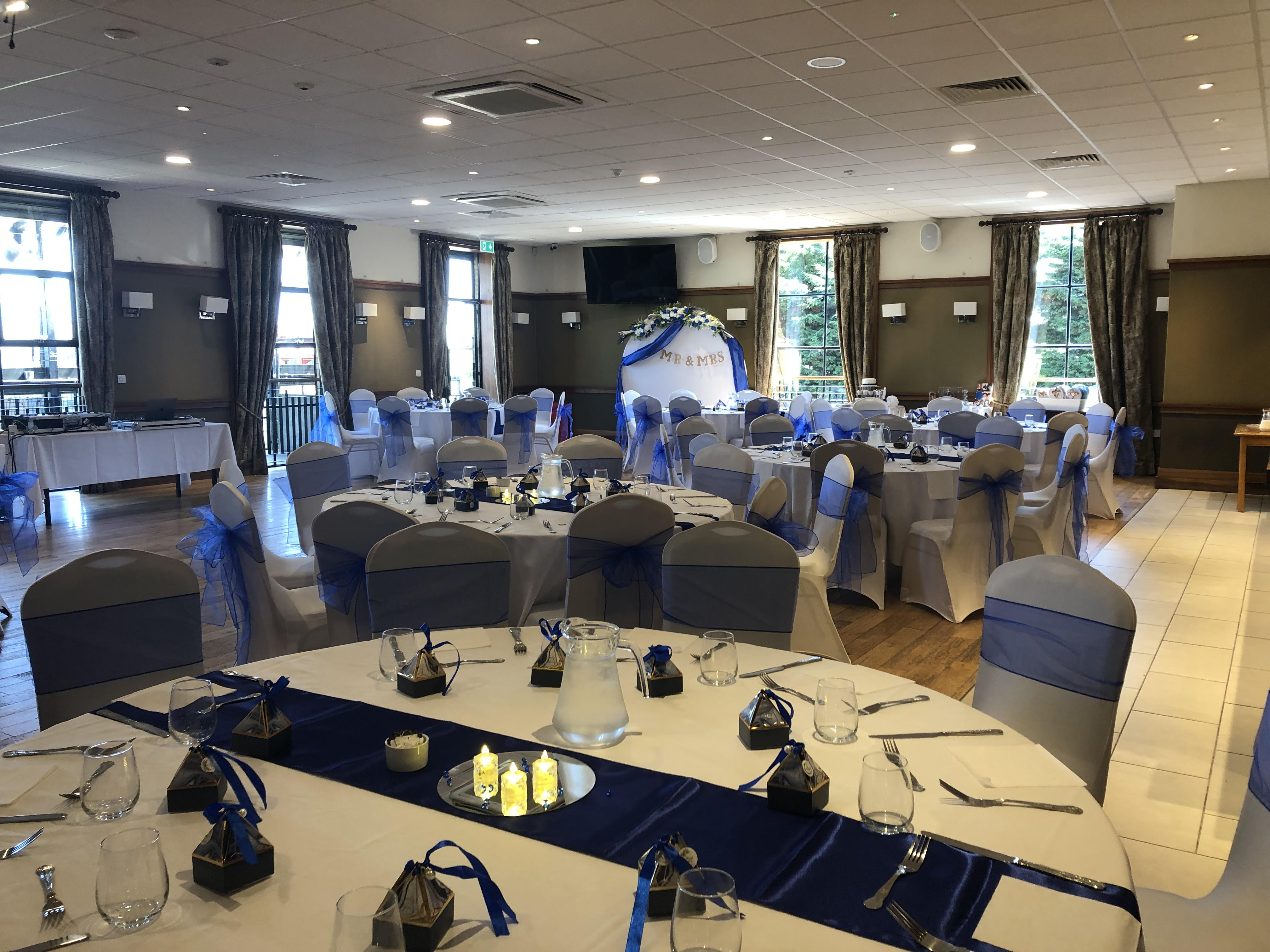 Emerald Hall - n4g3xmhjugx.jpg