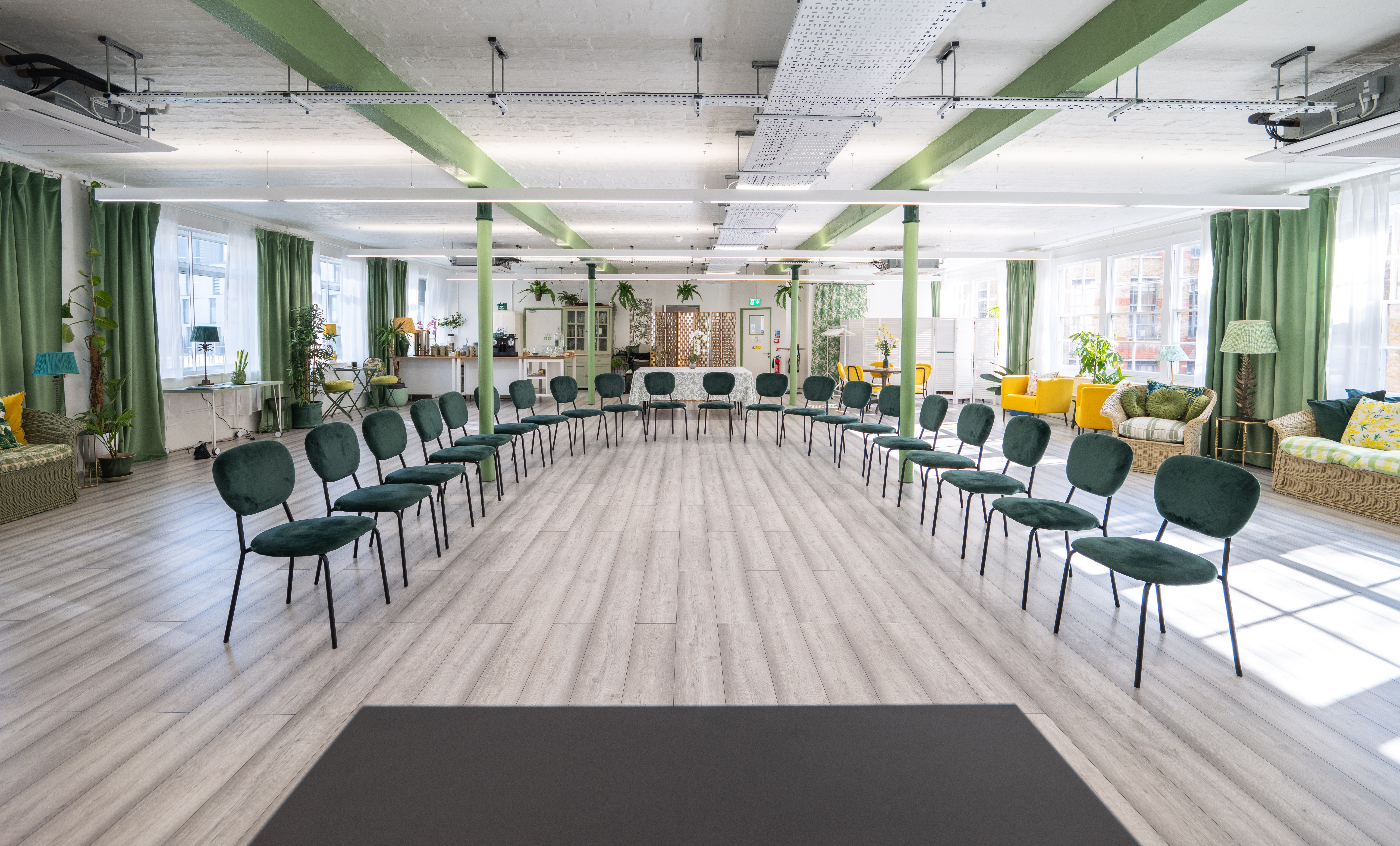 The Palm Room - 5kmnixrbbc3.jpg