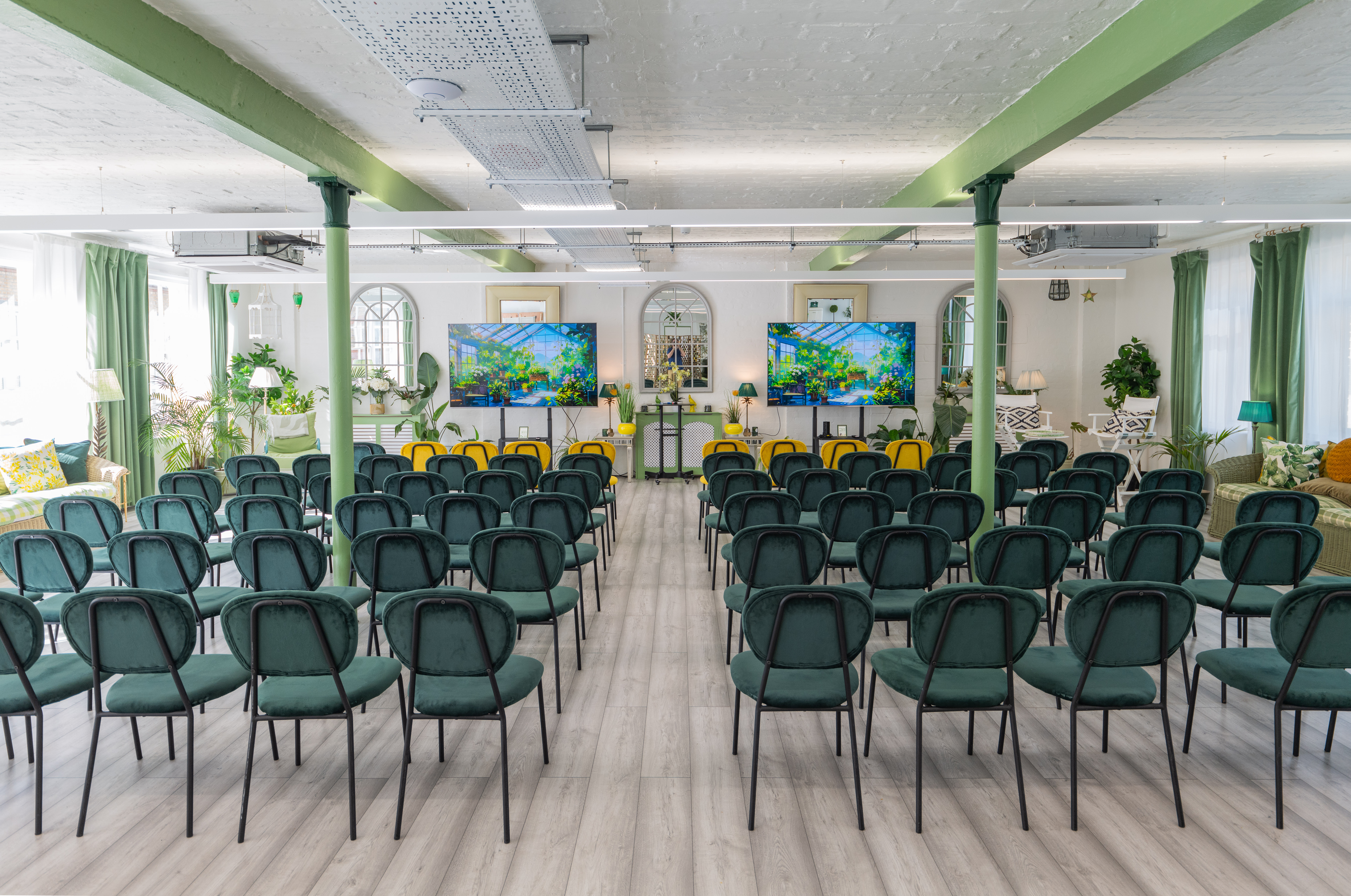 The Palm Room - bgmvcfhowni.jpg