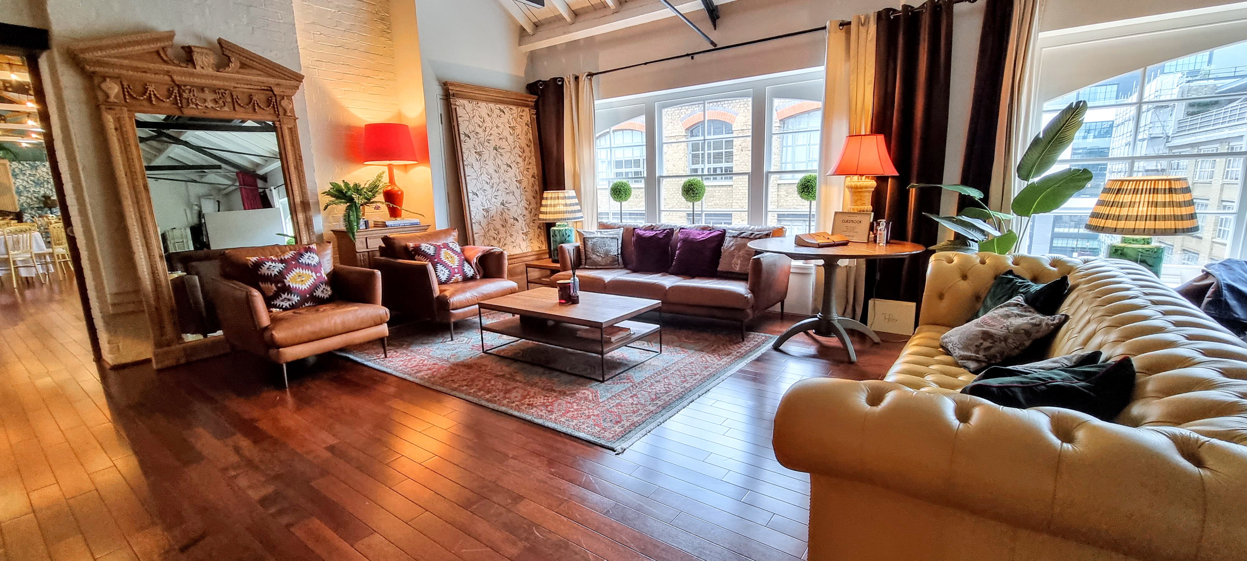 Stylish lounge at Underwood Flagship Venue, perfect for networking events and meetings.