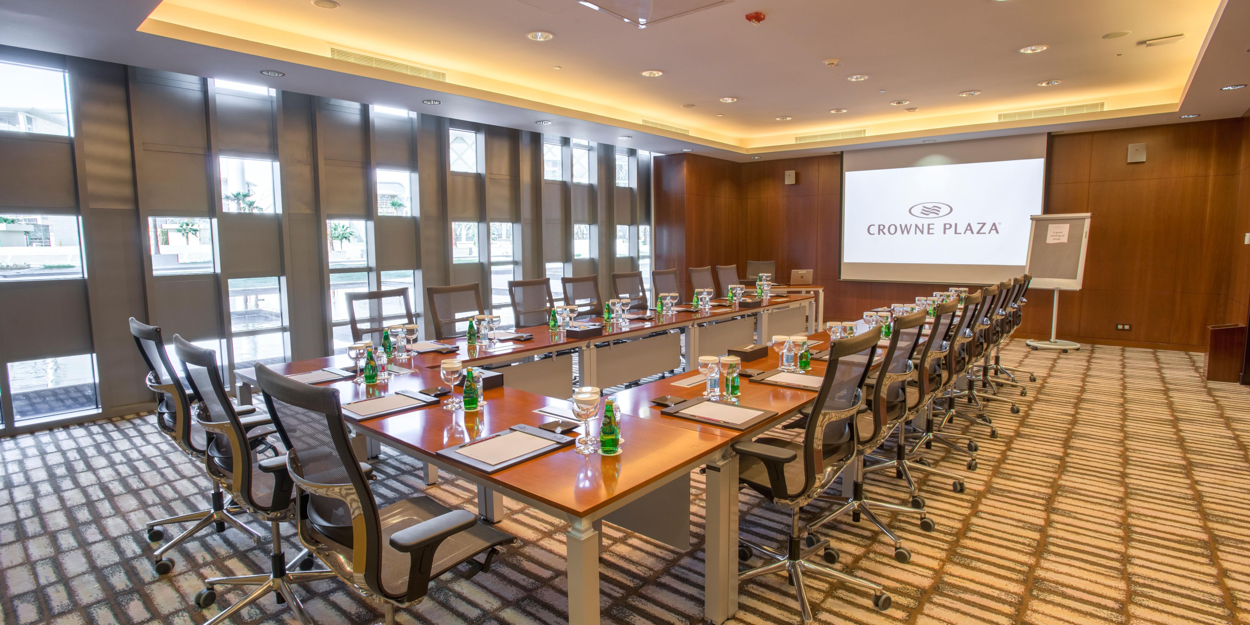 Ibn Batouta meeting room at Crowne Plaza Riyadh, ideal for corporate events and workshops.