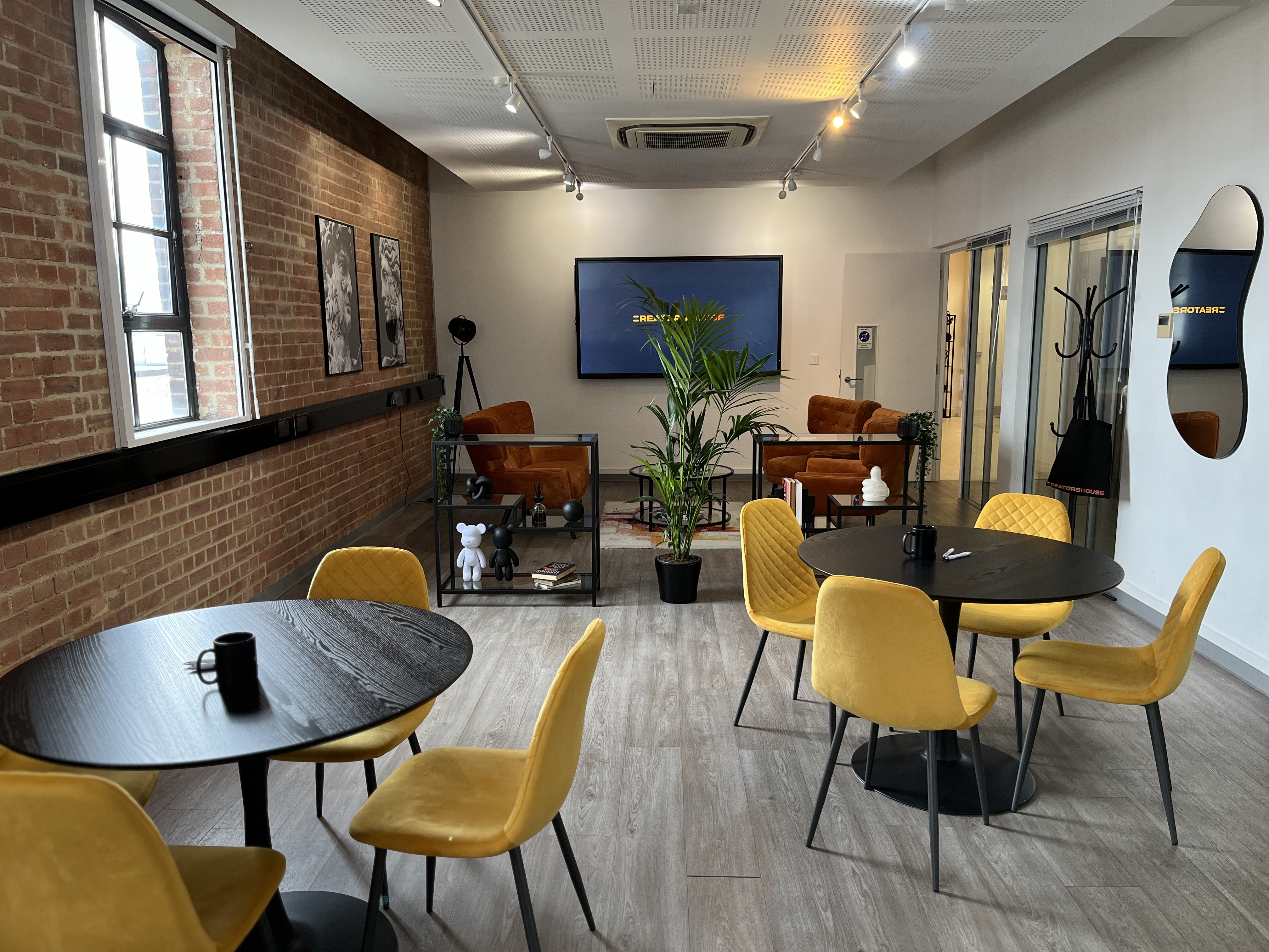 Creators House - Full Studio - uzs3dsnehgu.JPG