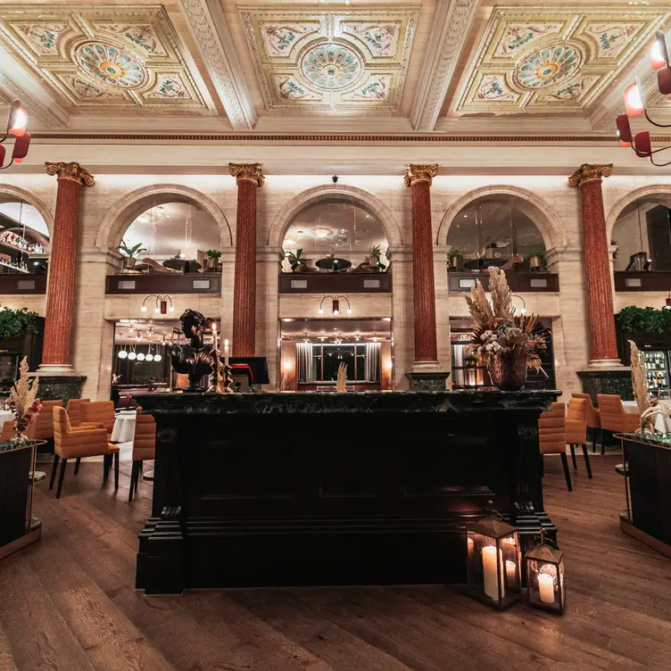 Piazza Italiana Restaurant - London ...