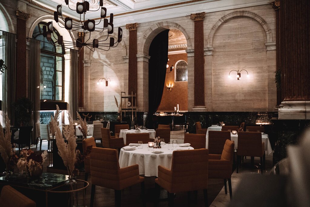 Piazza Italiana in London - Restaurant ...