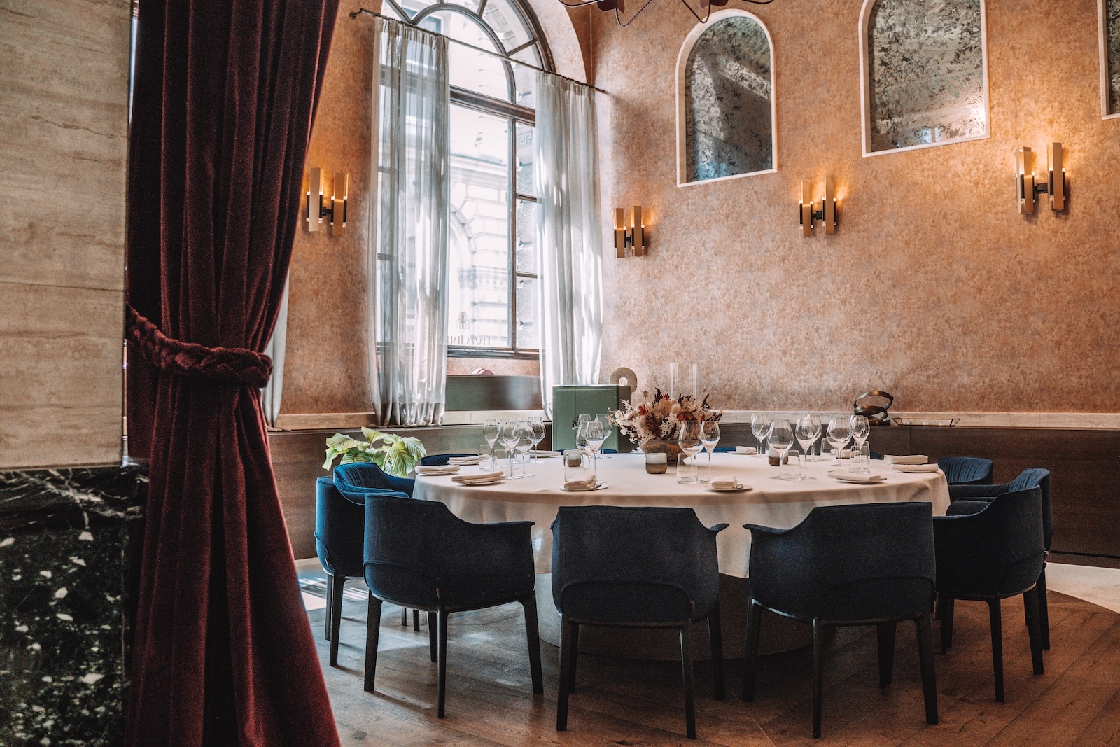 Private dining rooms - yzixusbsdvk.jpg