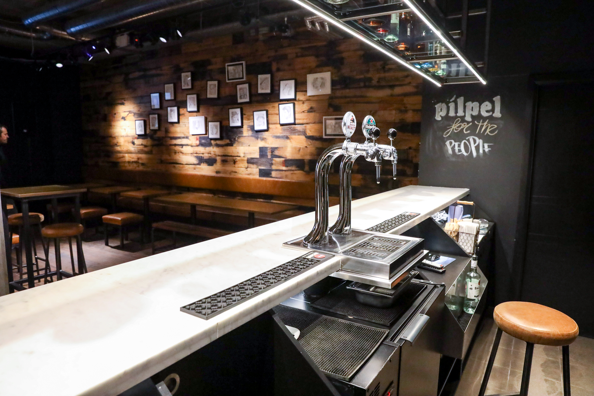 Whole Venue - lhijun5kqfi.jpg