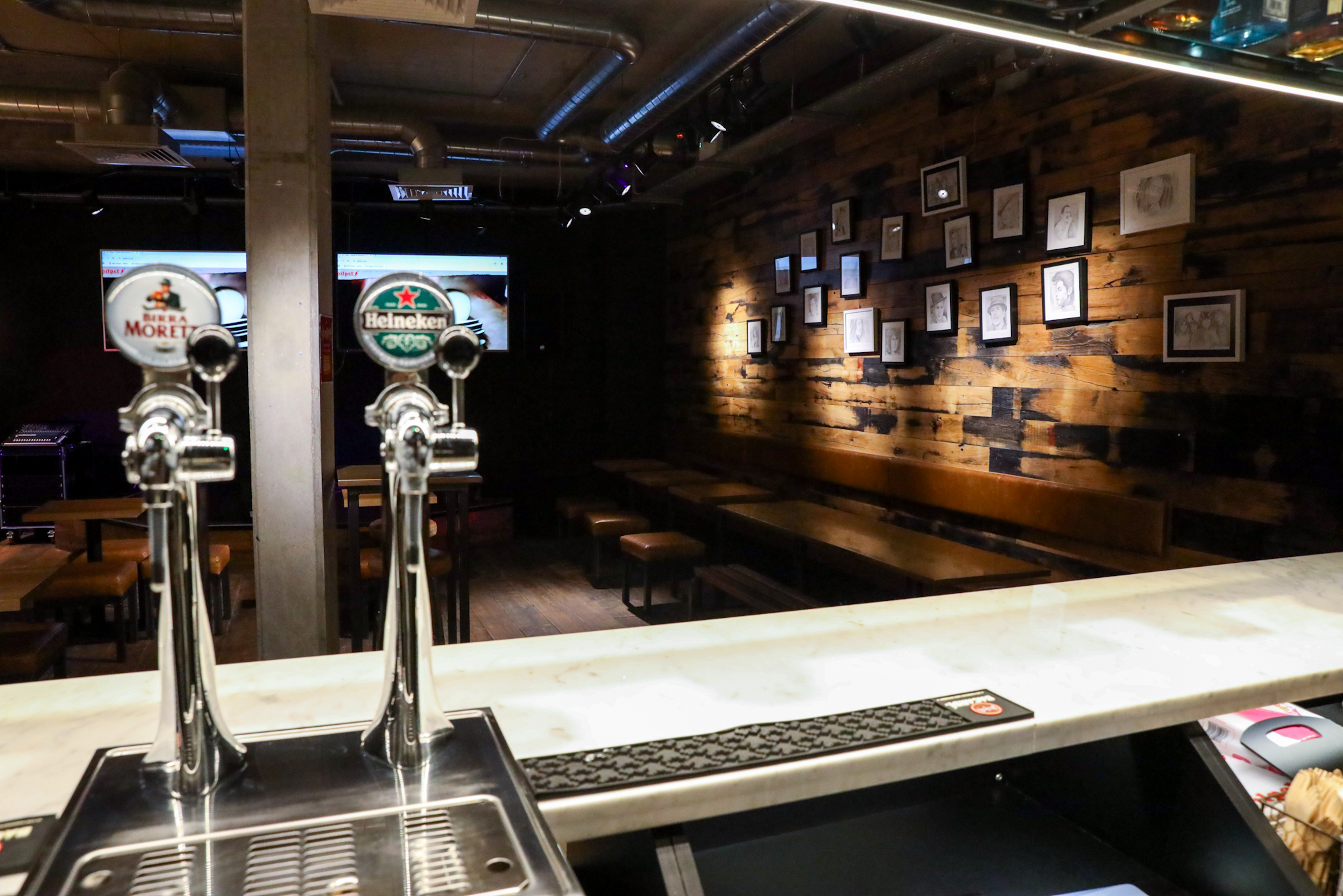 Whole Venue - tsmellelew3.jpg