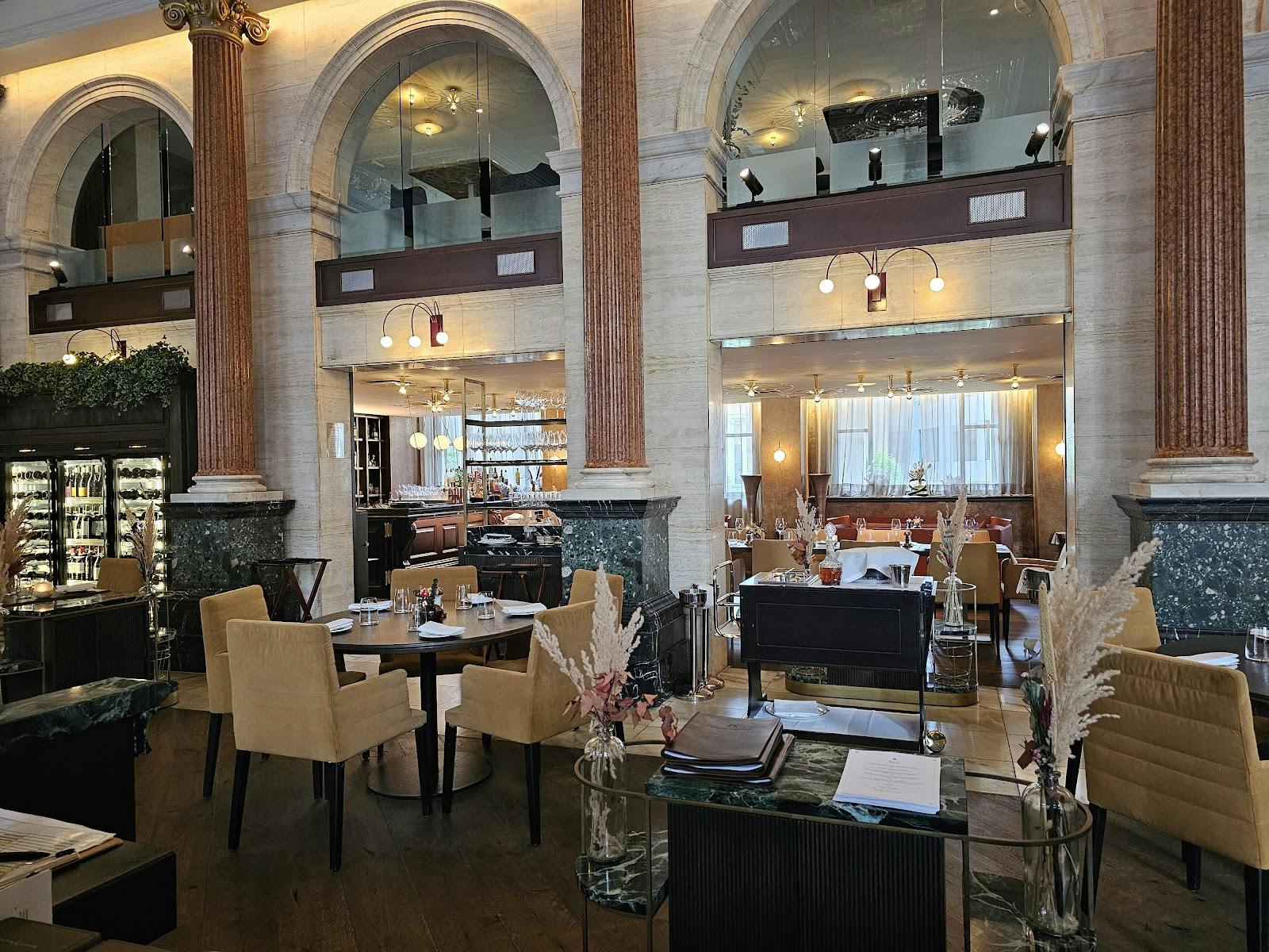 Piazza Italiana - >Atefeh - Ati O</a>