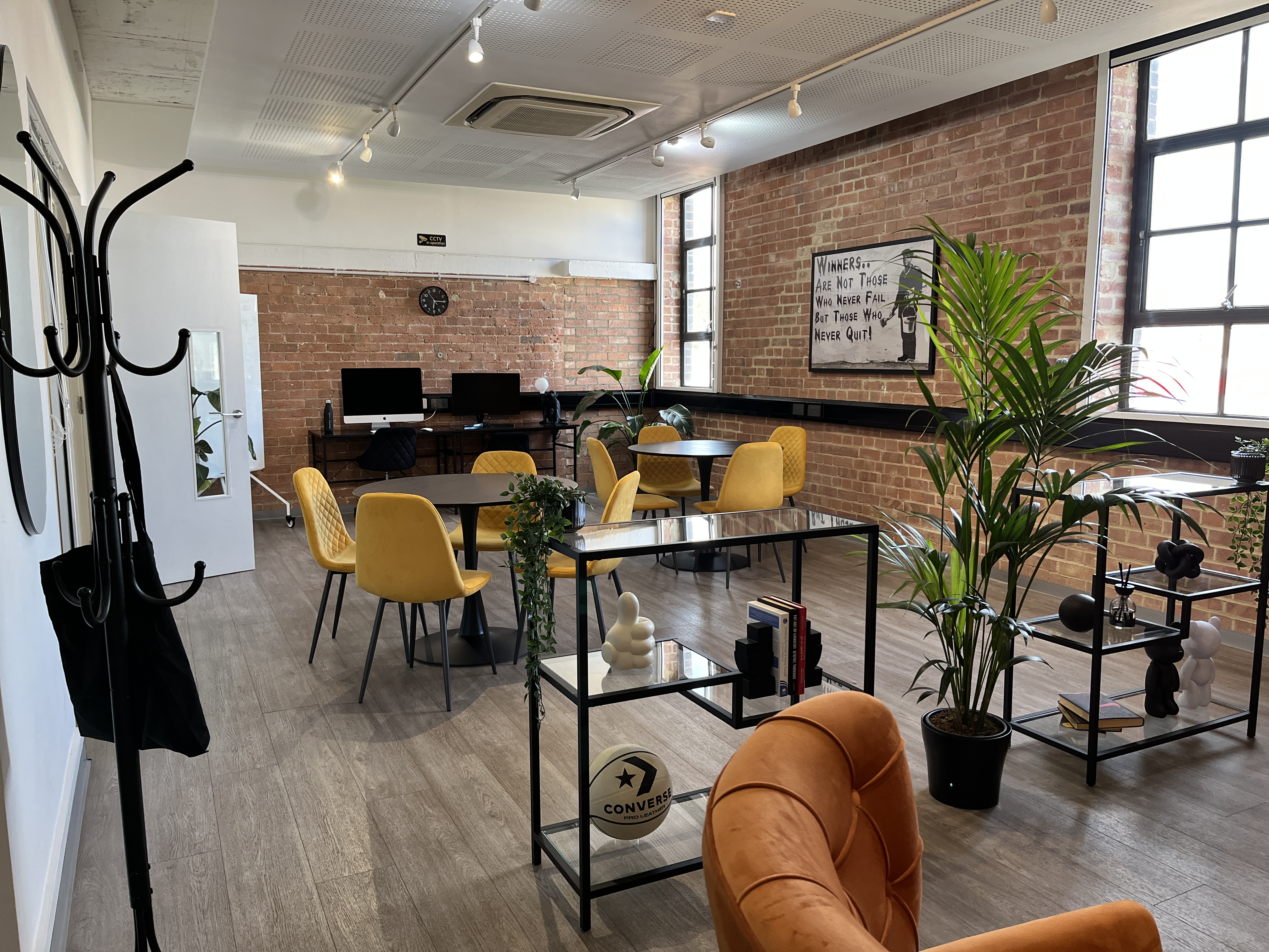 Creators House - Full Studio - 4vopo20kay4.JPG