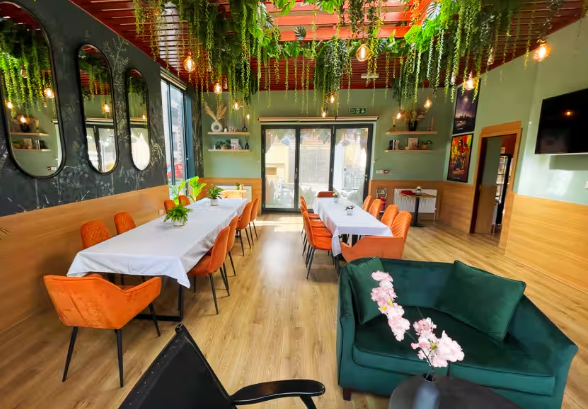 Biophilic lounge at Lampton Parkside for corporate workshops and networking events.