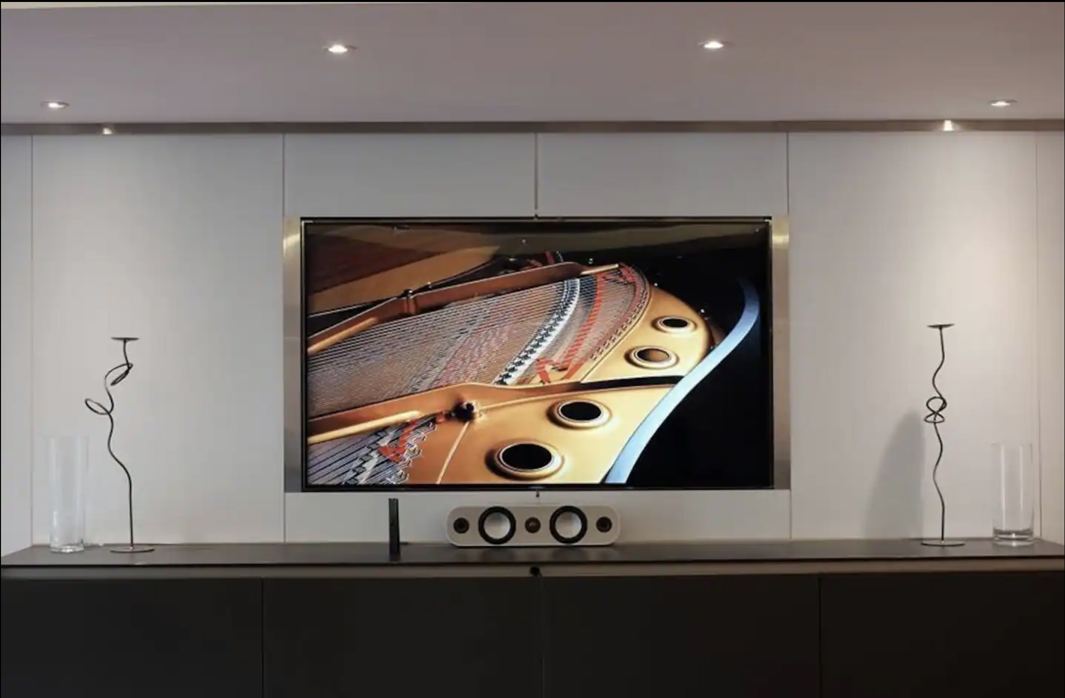 The Lounge - qo45q2sj2tz.jpg