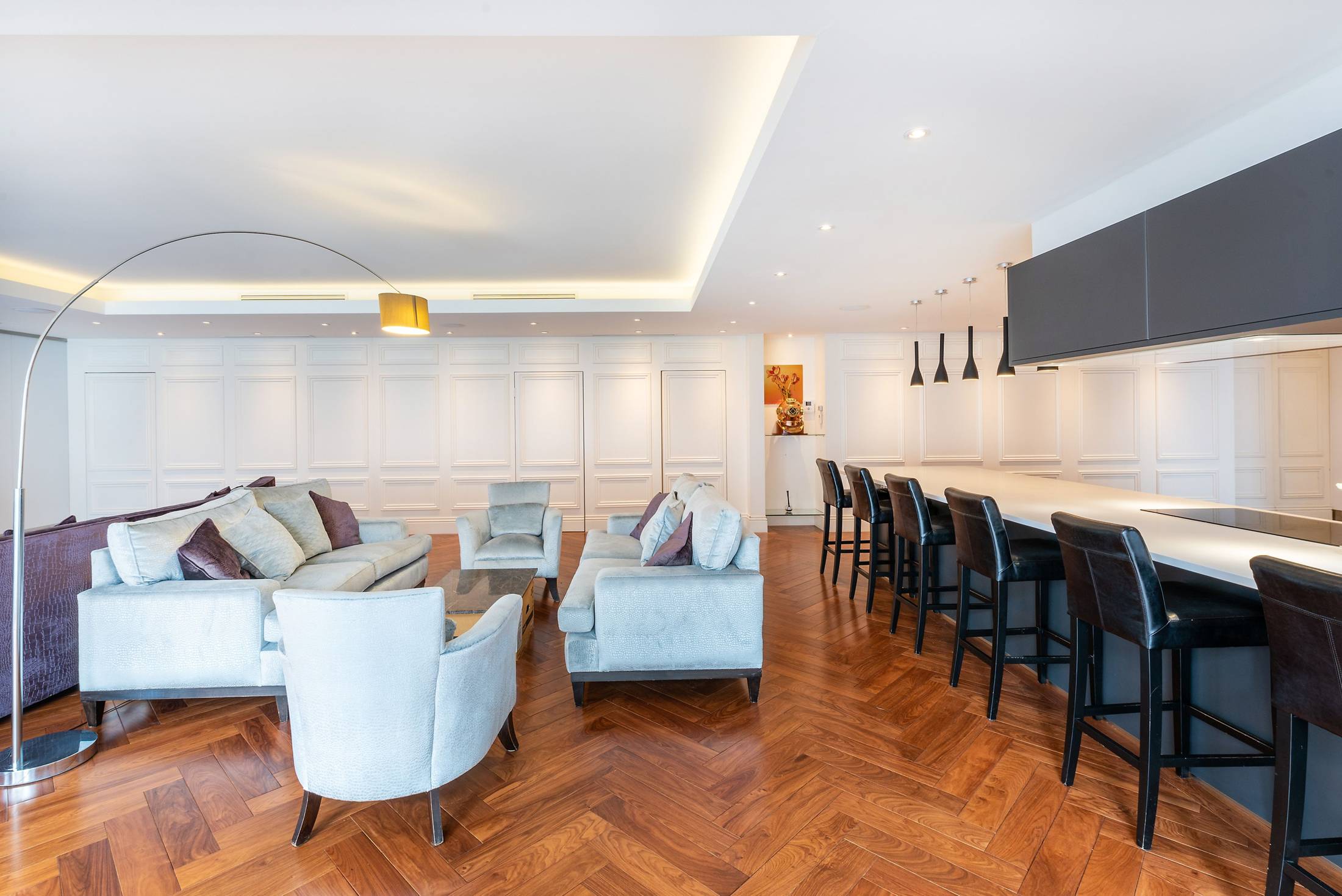 The Lounge - alugfjiyfkd.jpg