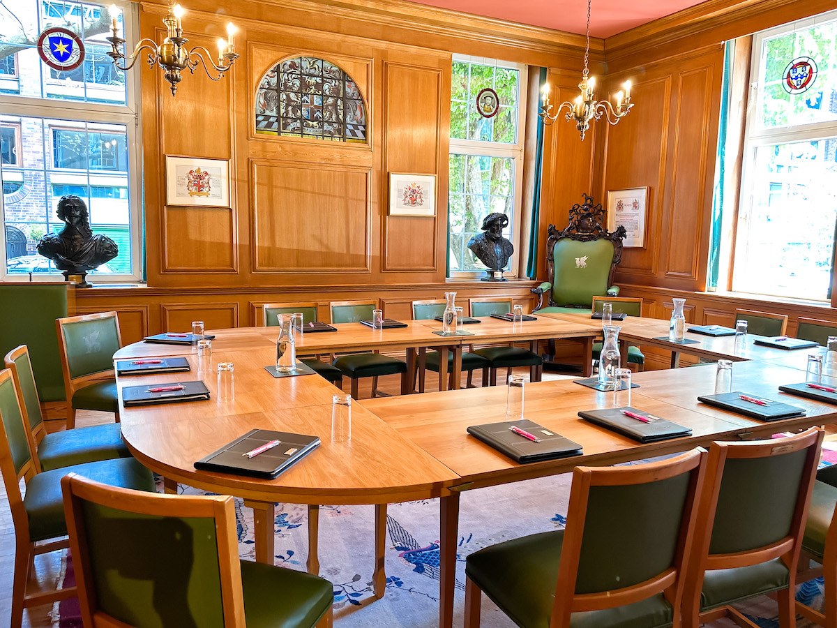 Court Room at Barber-Surgeons’ Hall with oval table, ideal for corporate meetings.