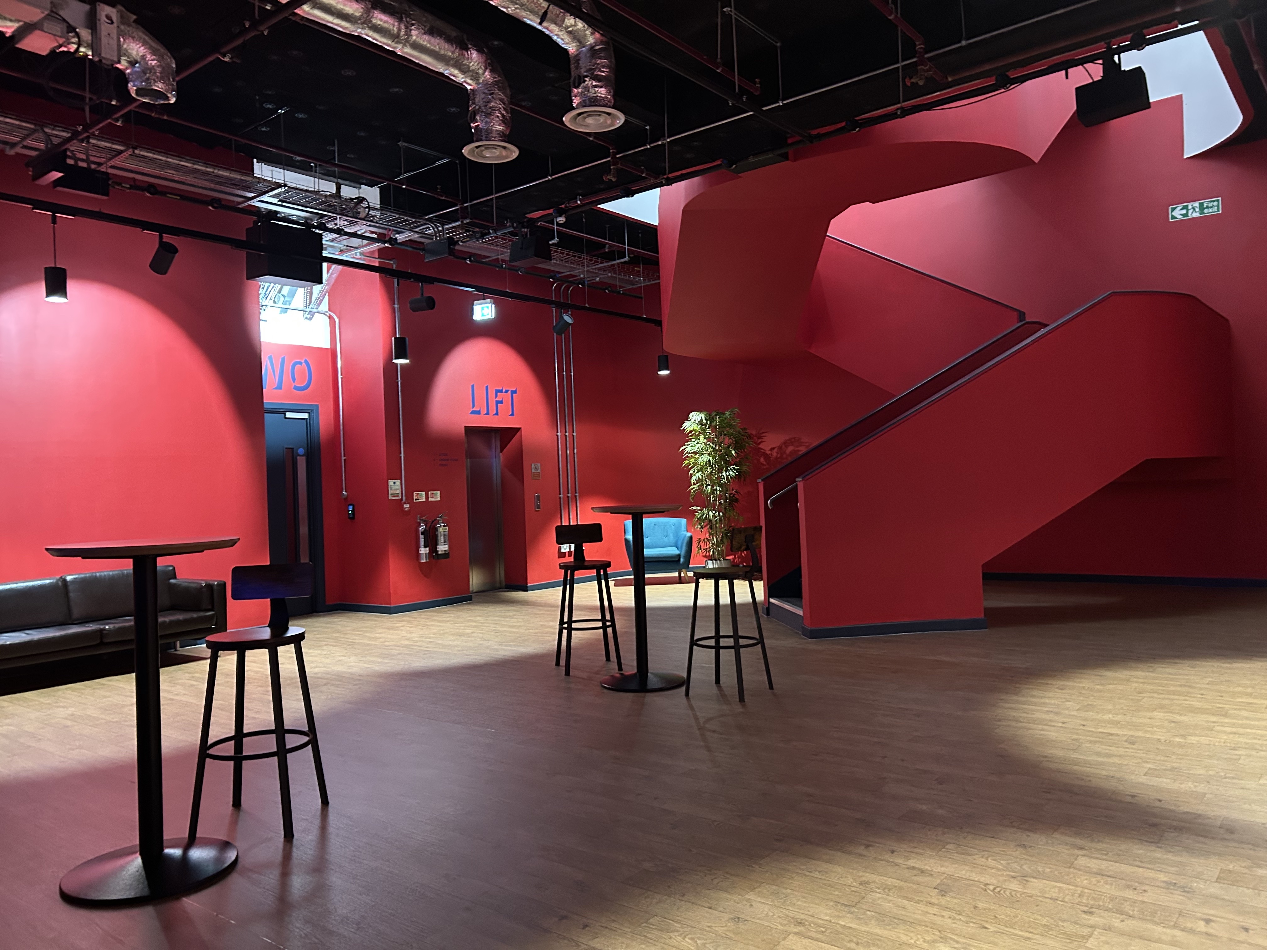 Cinema Screen 1 - fd2adnsbopw.jpg