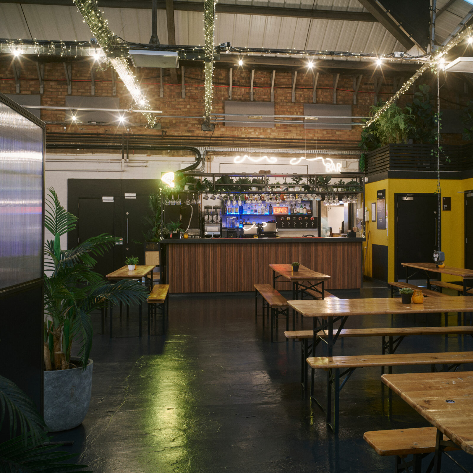 Private Hire - xxkfmicewku.jpg