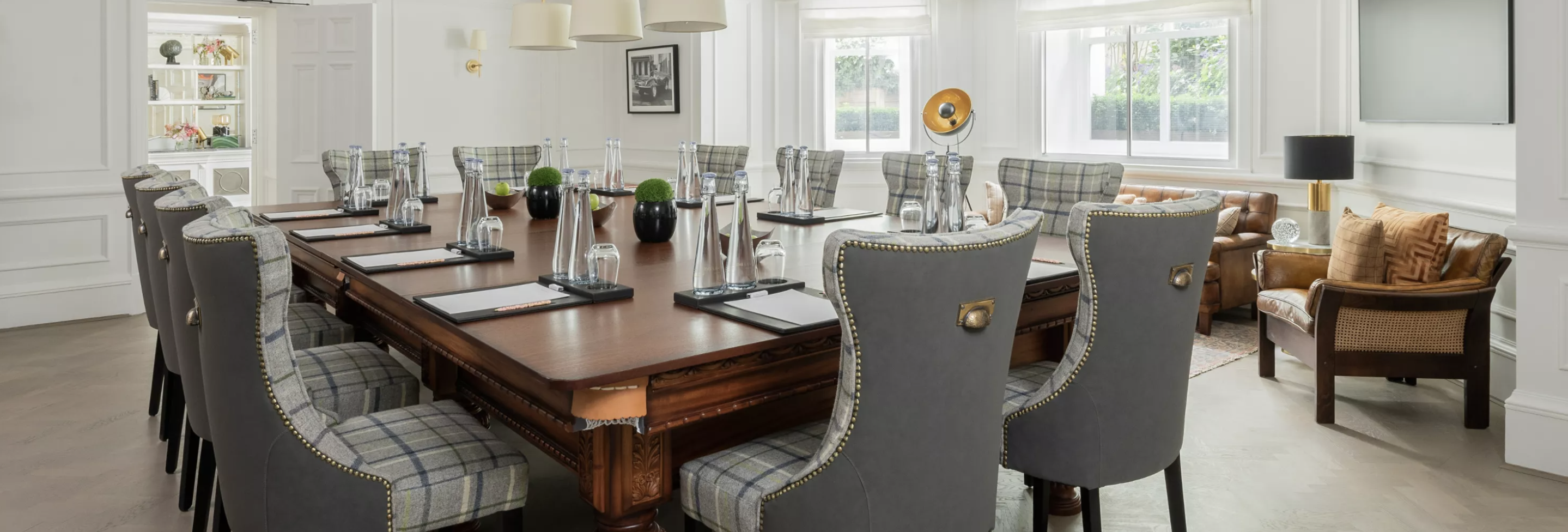 Barouche meeting room at The Langham, London: elegant table, ideal for corporate events.