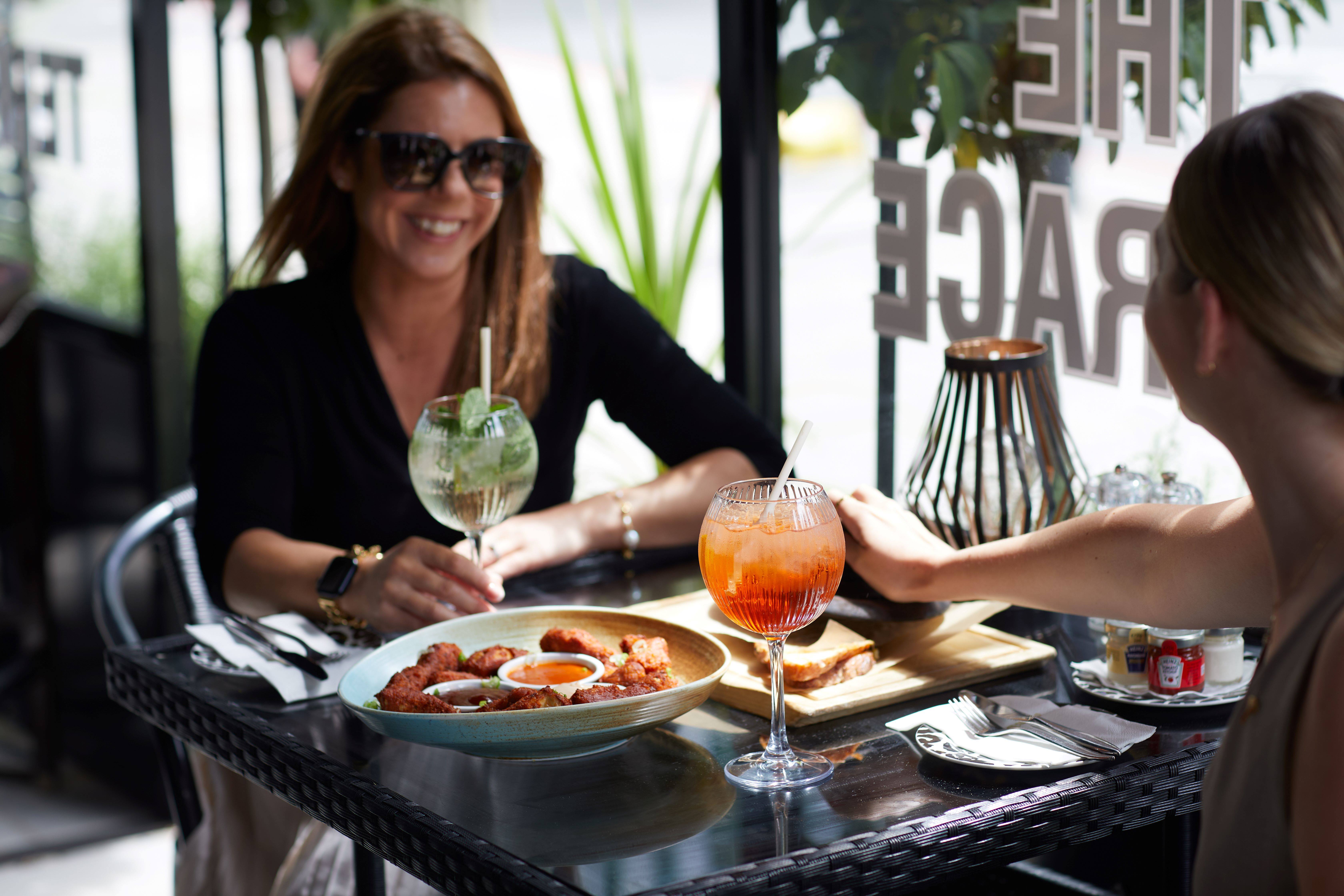 Upper Bar - 1kwlbdxbqqh.jpg