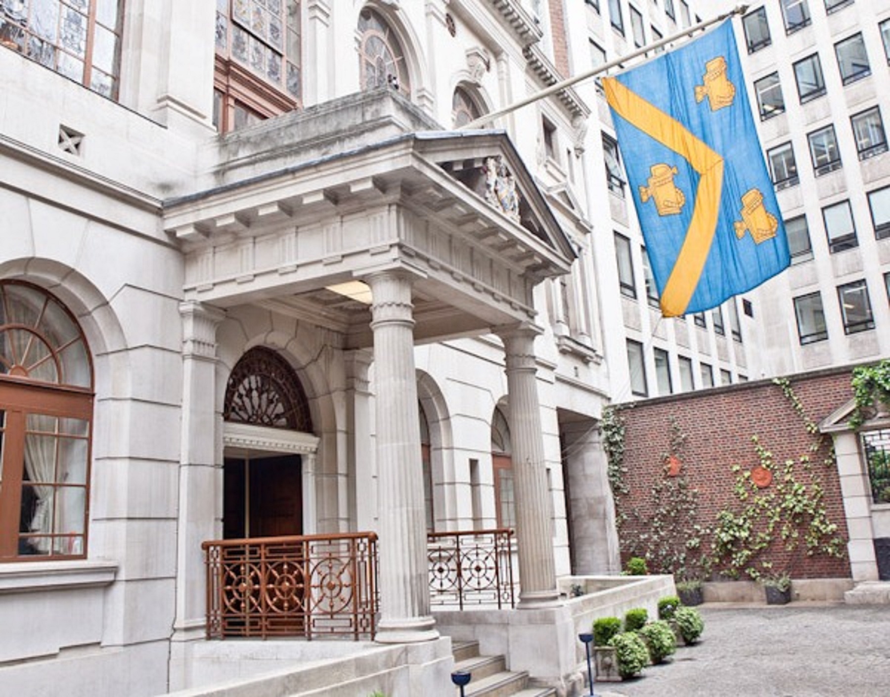 Courtyard - 0nzsvcvnsut.jpg