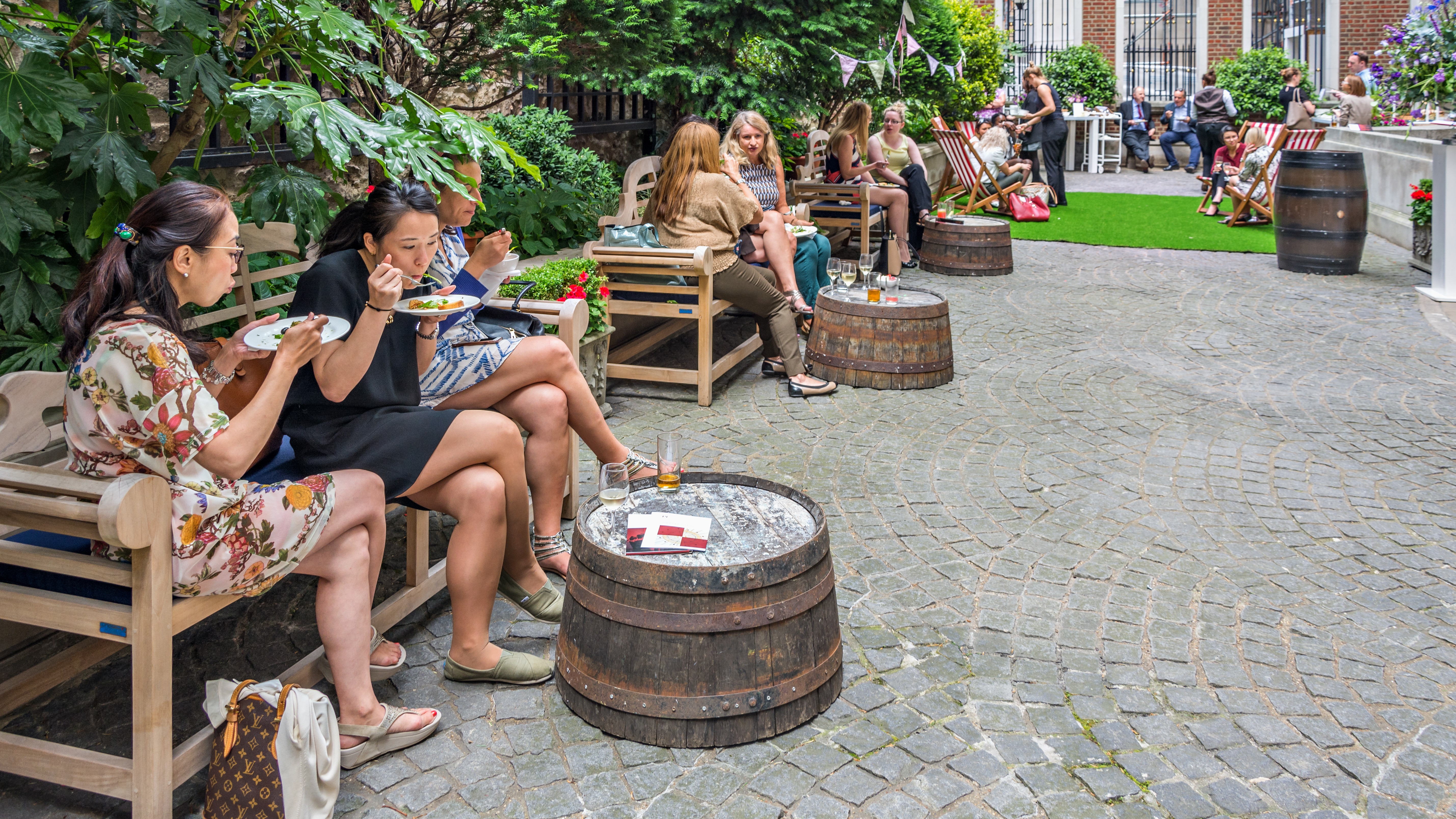 Courtyard - 10afczvscan.jpg