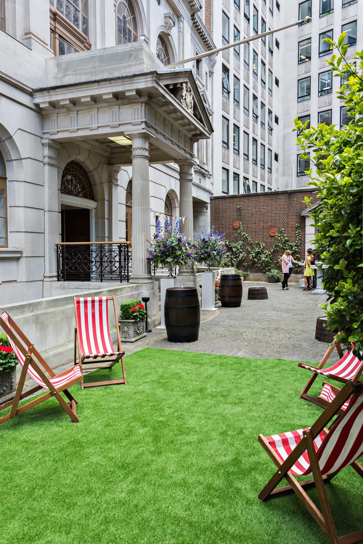 Courtyard - mwinftinuep.jpg