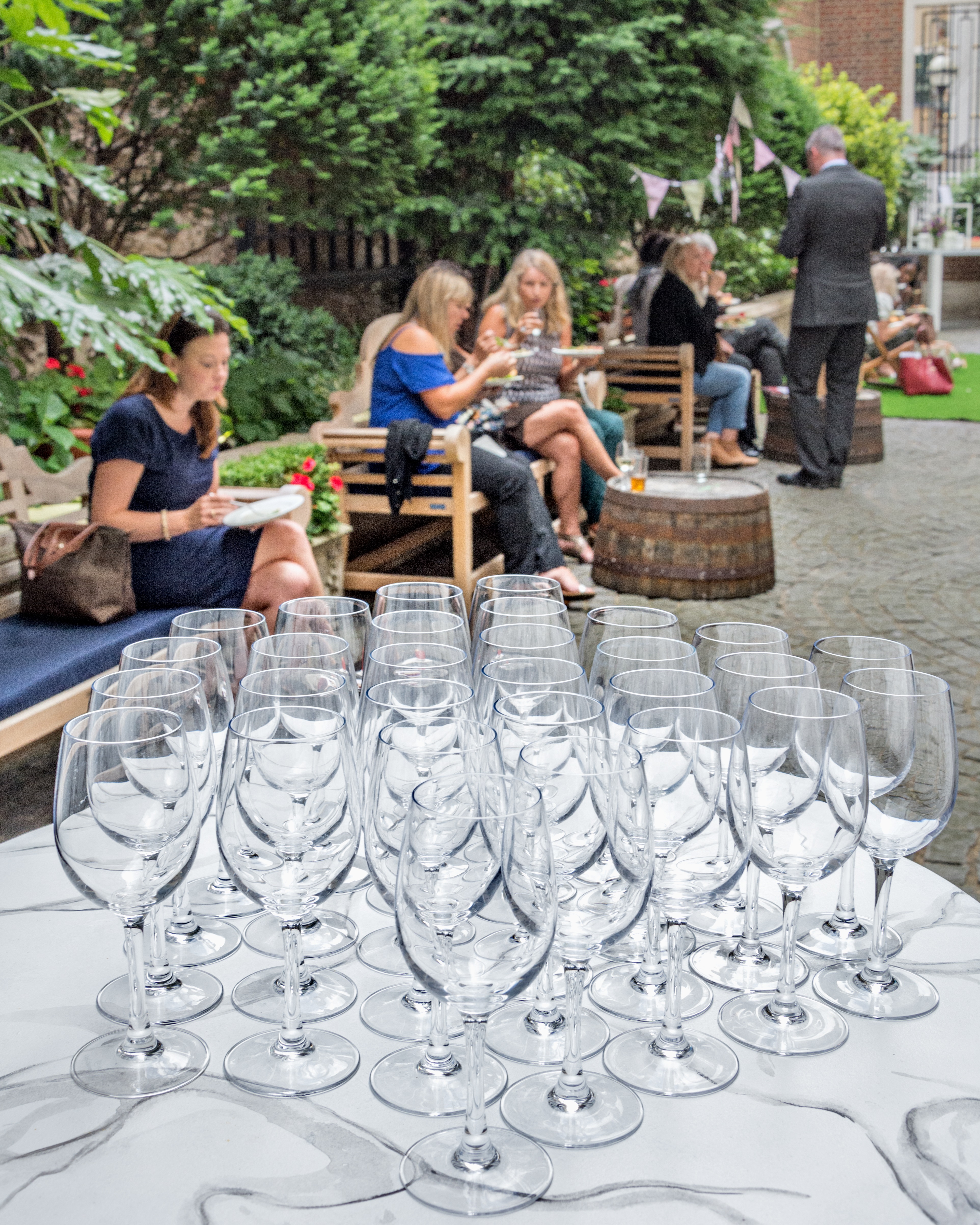 Courtyard - tx25l3kjvzc.jpg