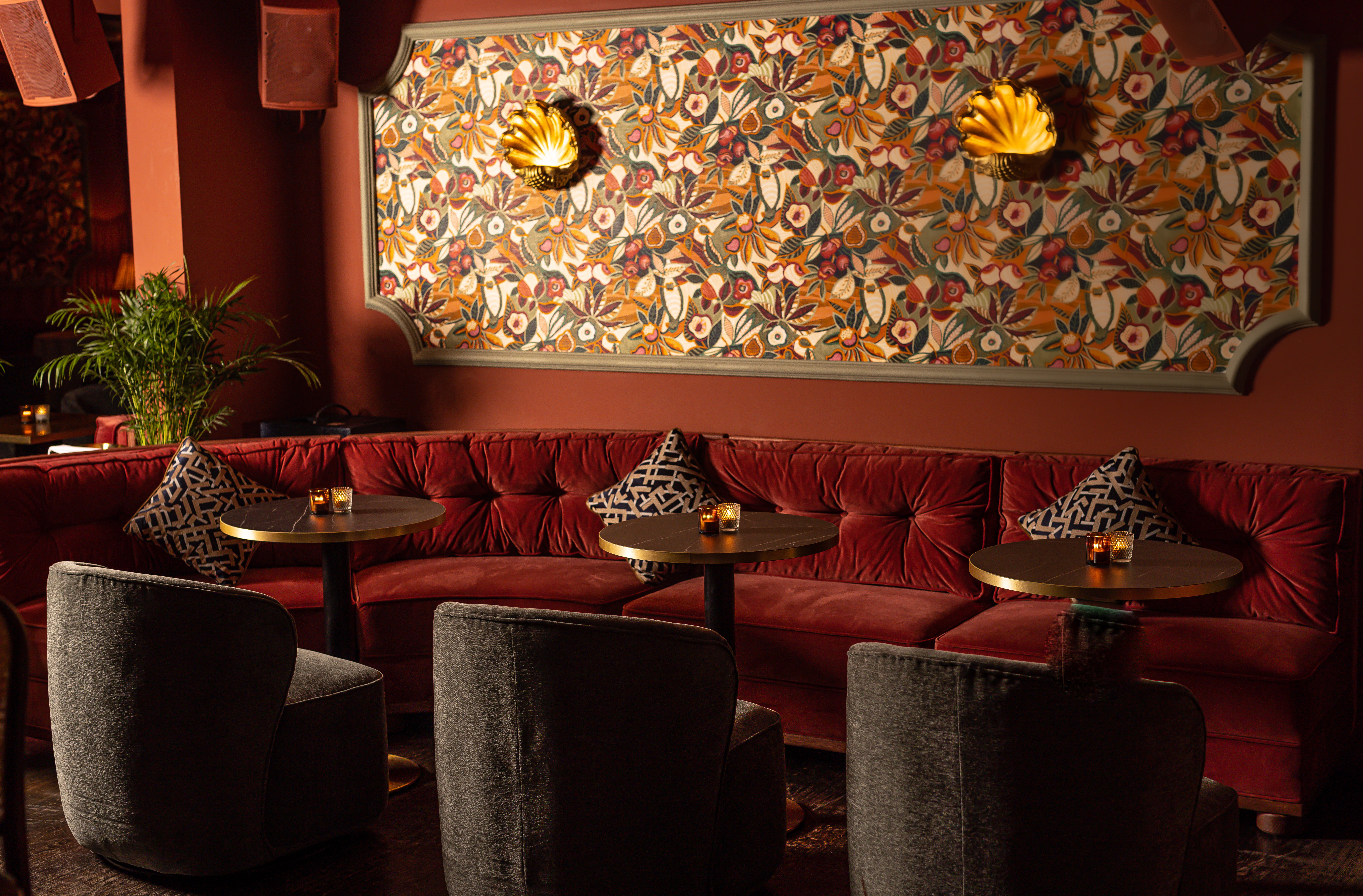 The Velvet Room - svjv4b4k2nx.jpg