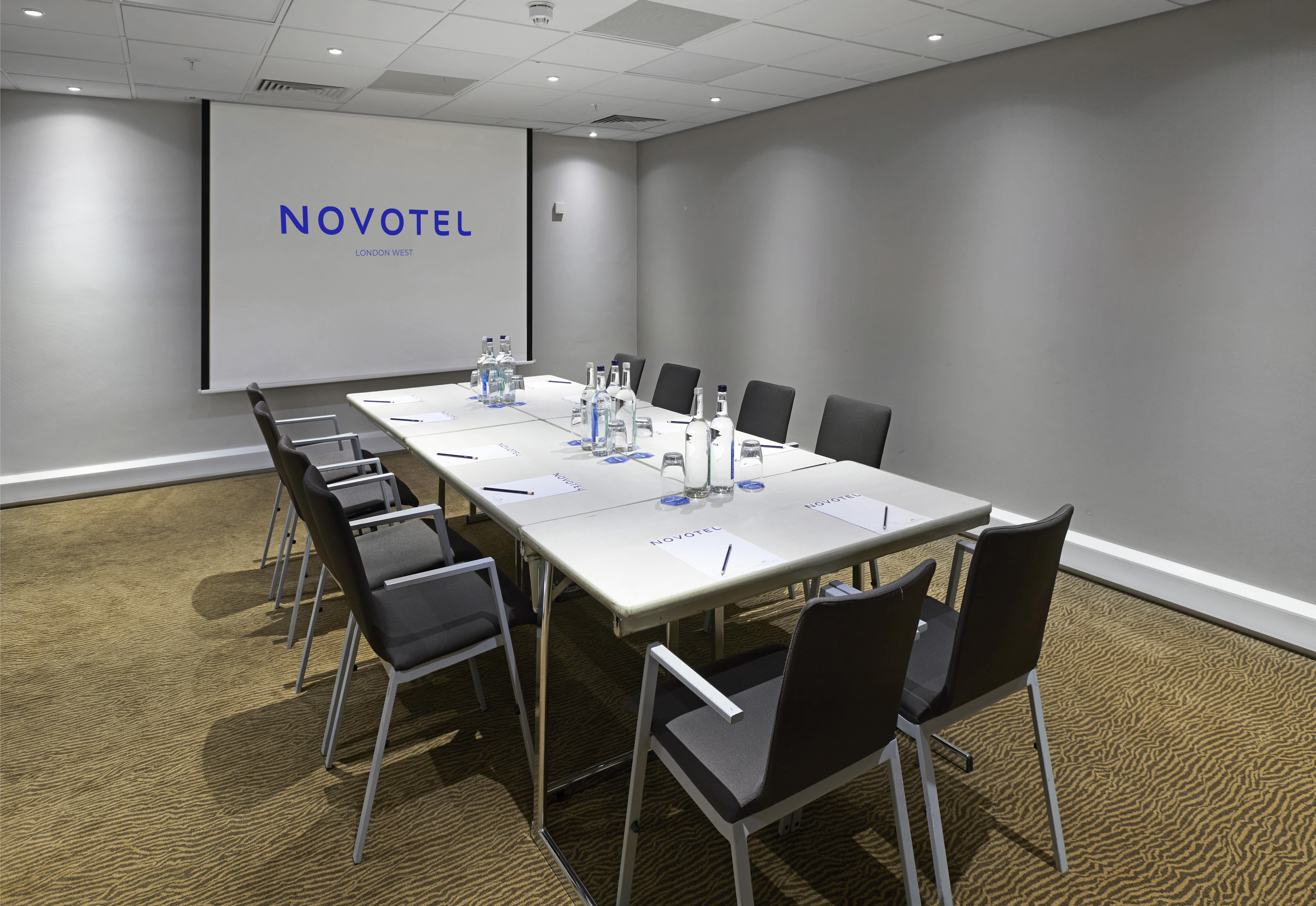 Modern meeting room in Sancerre, Novotel London West for corporate workshops and events.