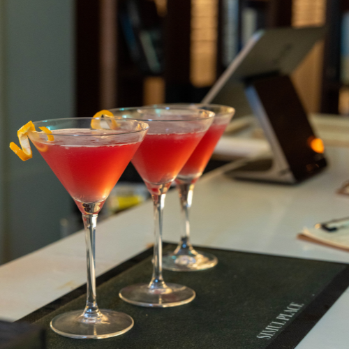 Cocktail service at Simul Place event venue for VIP networking and evening receptions.