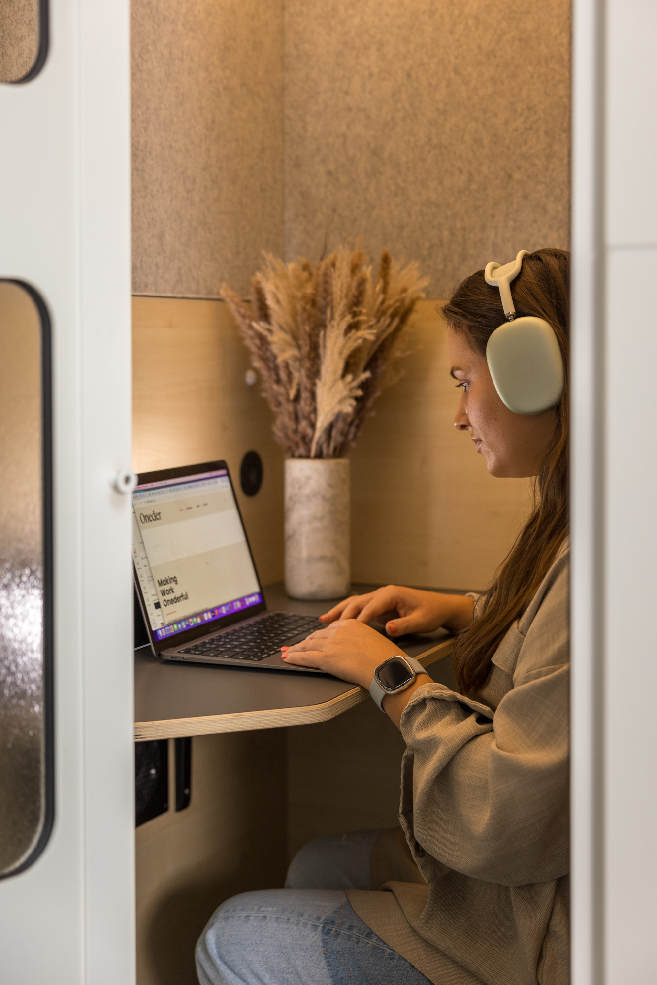 Meeting Room B - zgxqhkeap2x.jpg