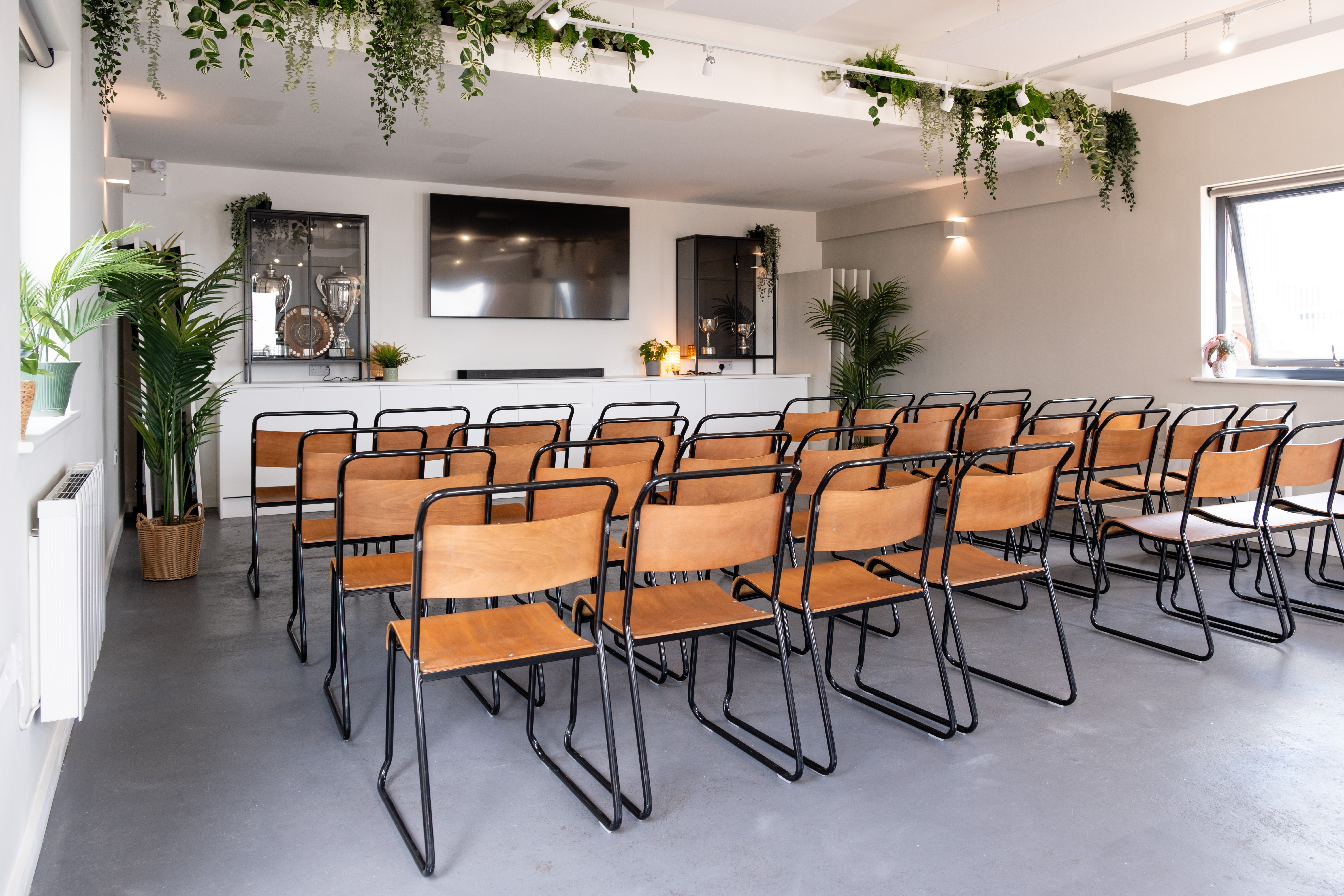 The Clubhouse - 2aqoc1otppd.jpg