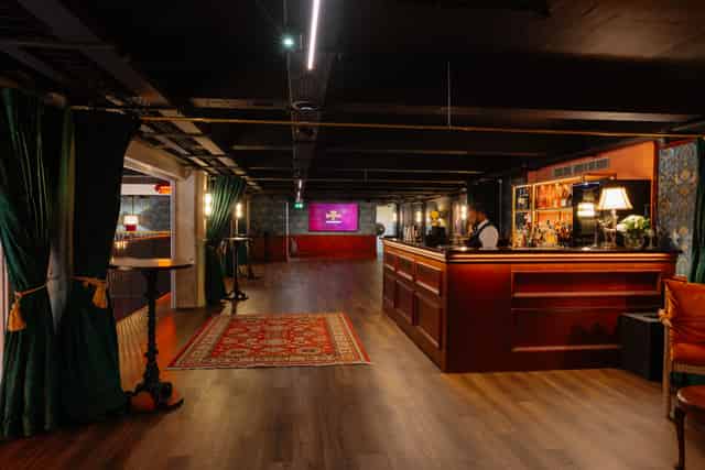 Mezzanine Full hire