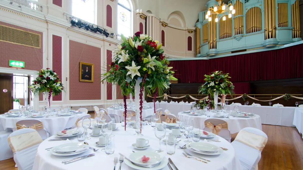 The Large Hall - xnrnlbzurgt.png