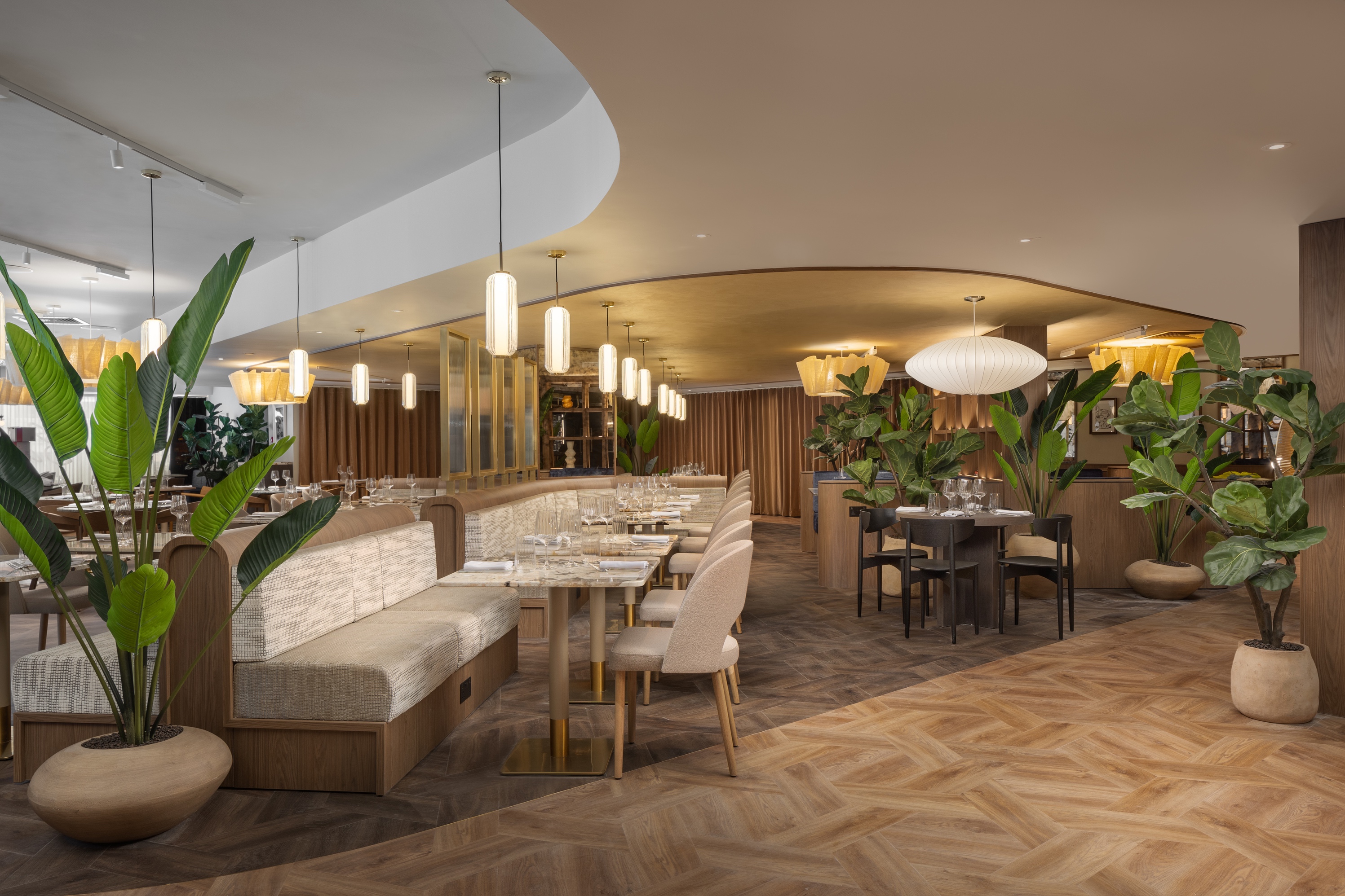 Elegant Barnaby's Kitchen at Mercure London Earls Court, perfect for events and meetings.