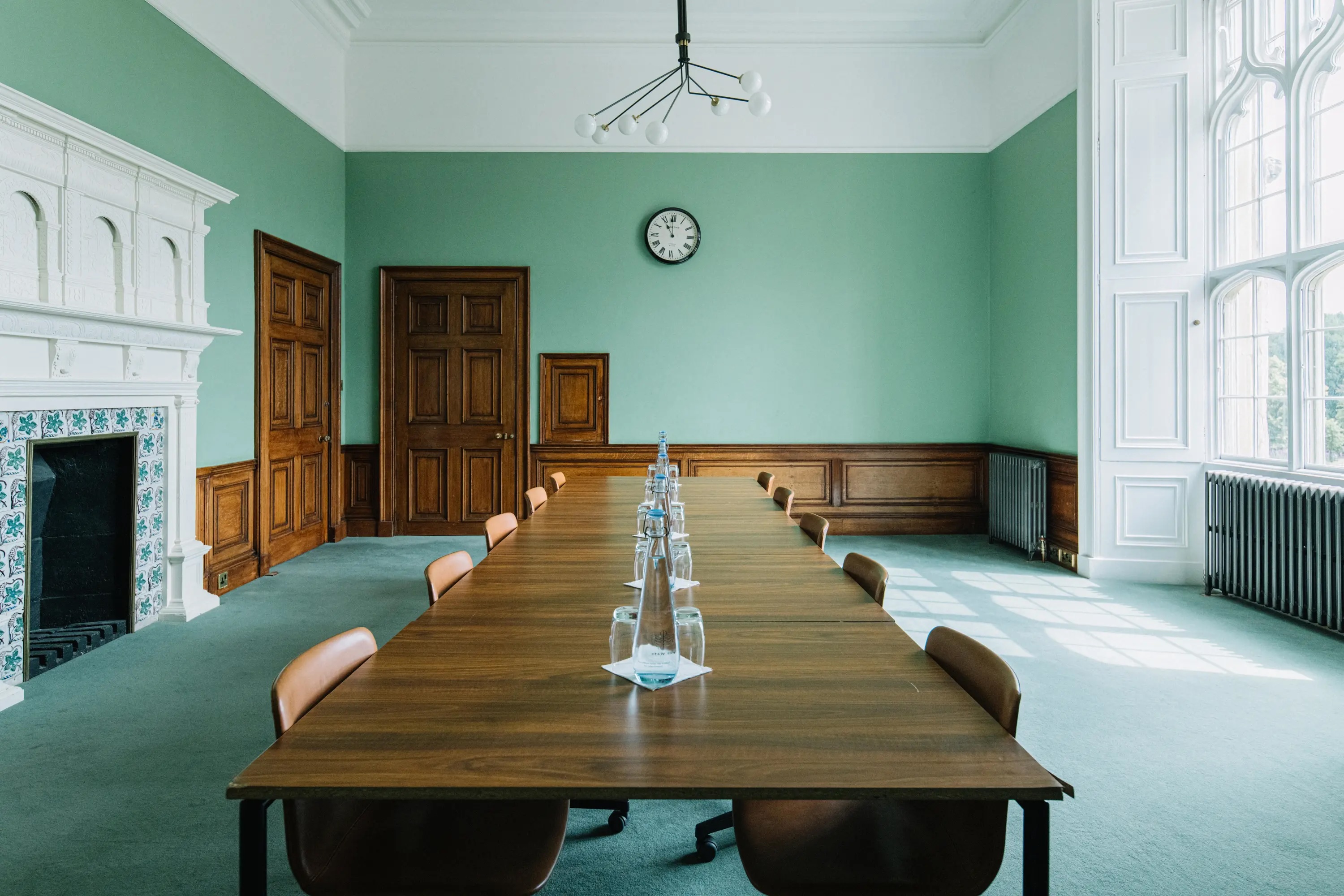 Bonar Law meeting room at Ashridge House, spacious with green walls, ideal for workshops.
