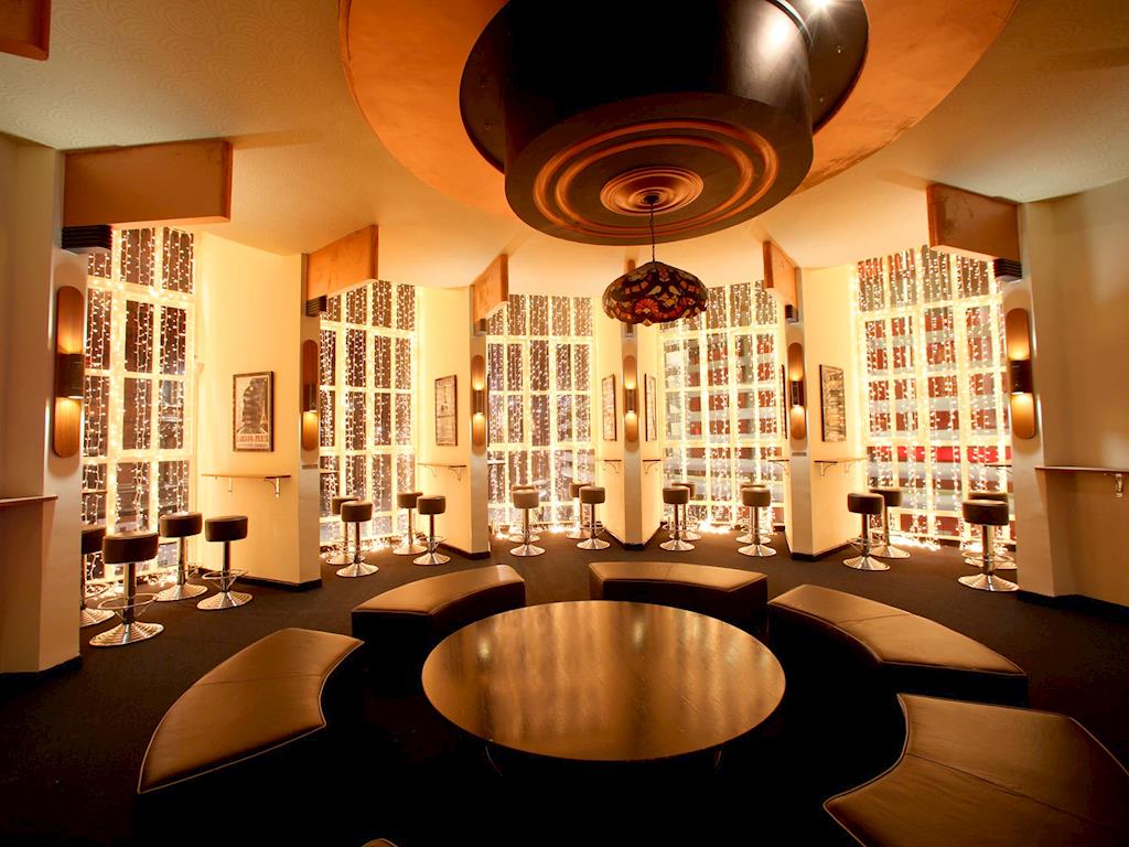 Whole Venue - sdwcvbassnr.jpg