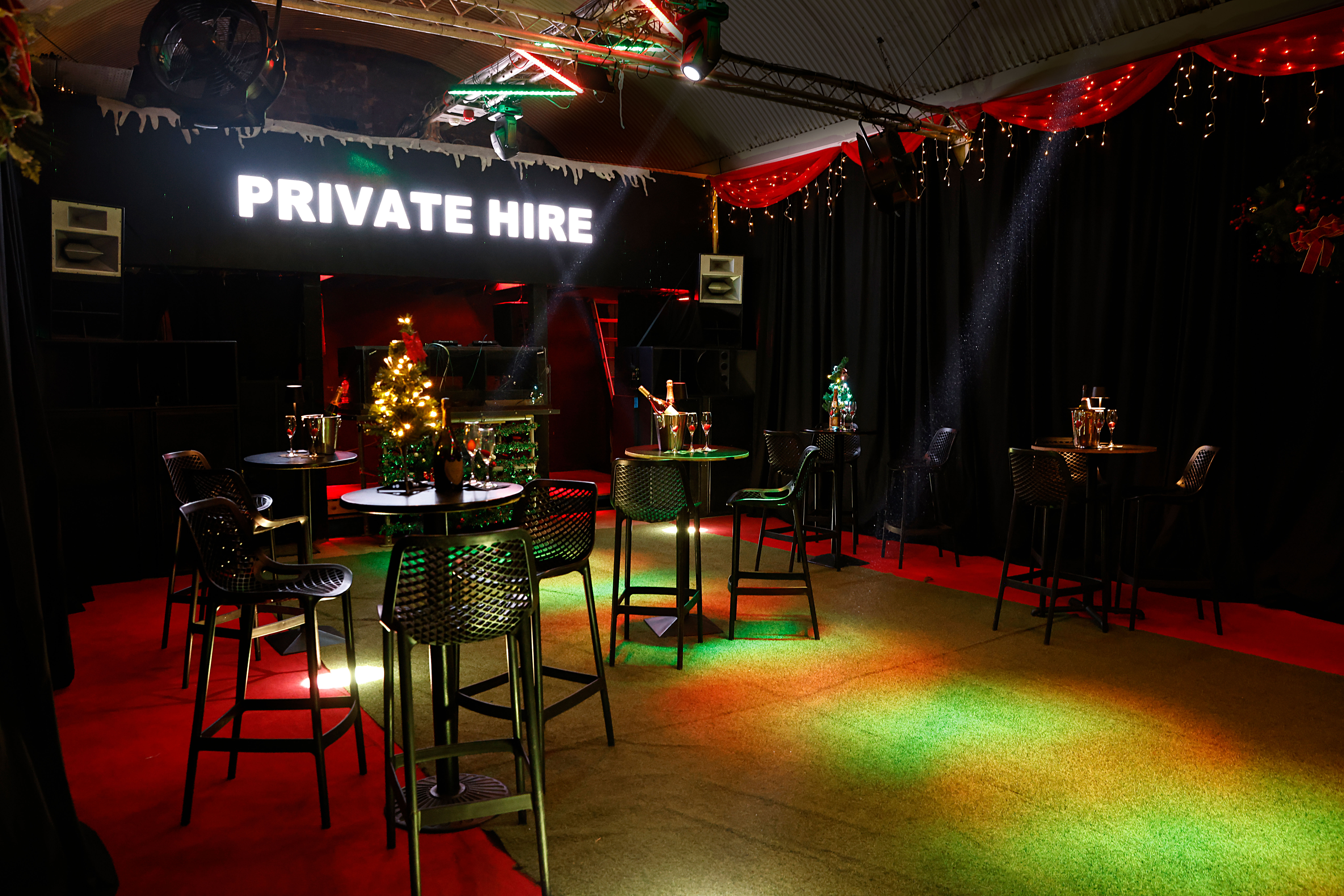 UnderTheArches - f4c2z0dbjiv.jpg