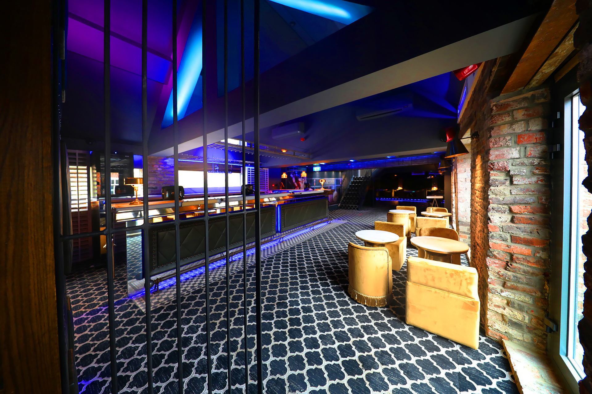 Penthouse - dx2hyexmh13.jpg