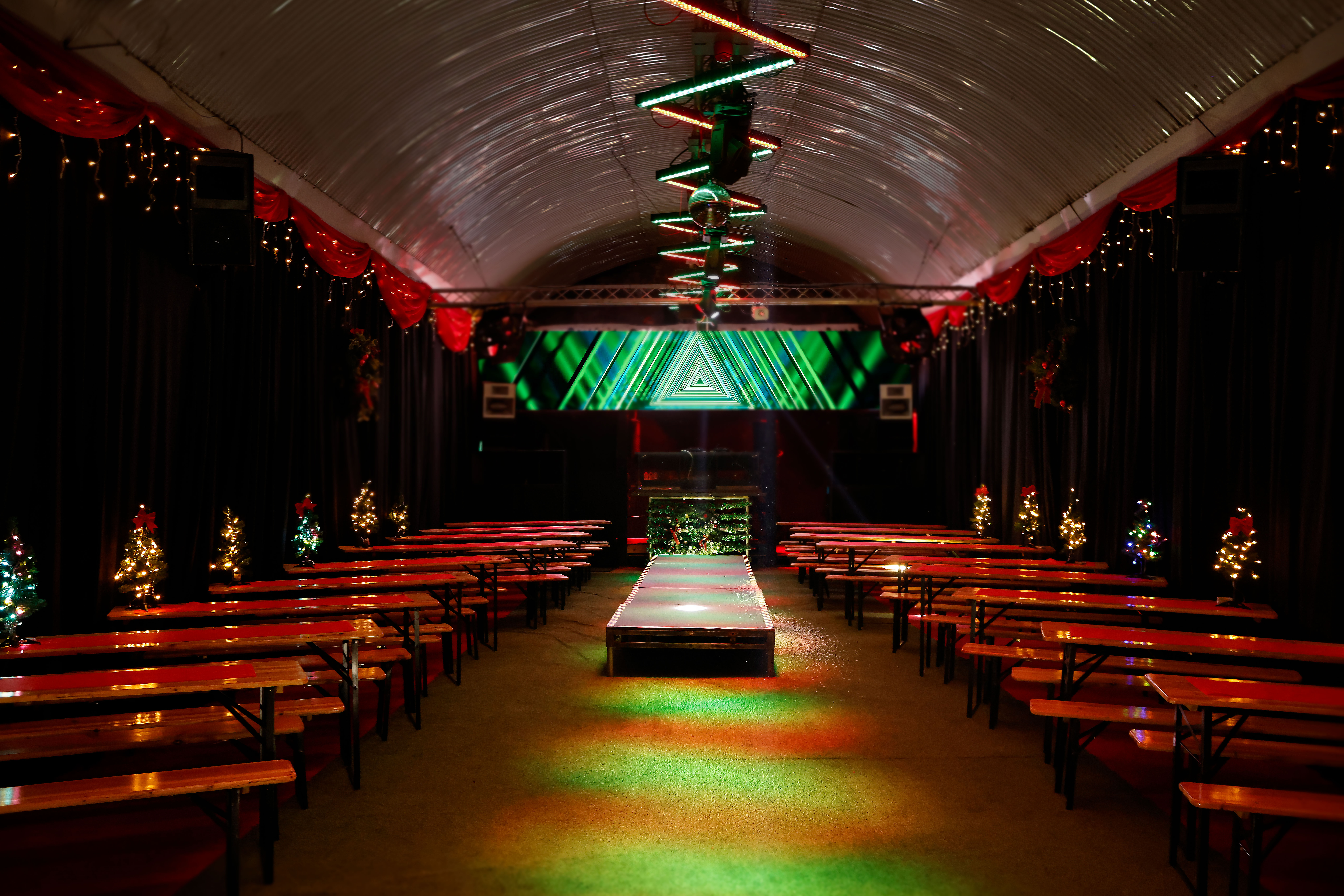 UnderTheArches - levhjeaotkk.jpg
