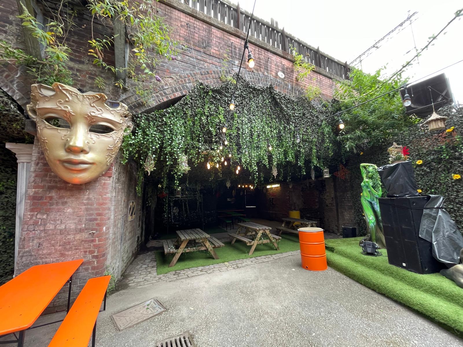 UnderTheArches - 1e5cq3dt14g.JPG