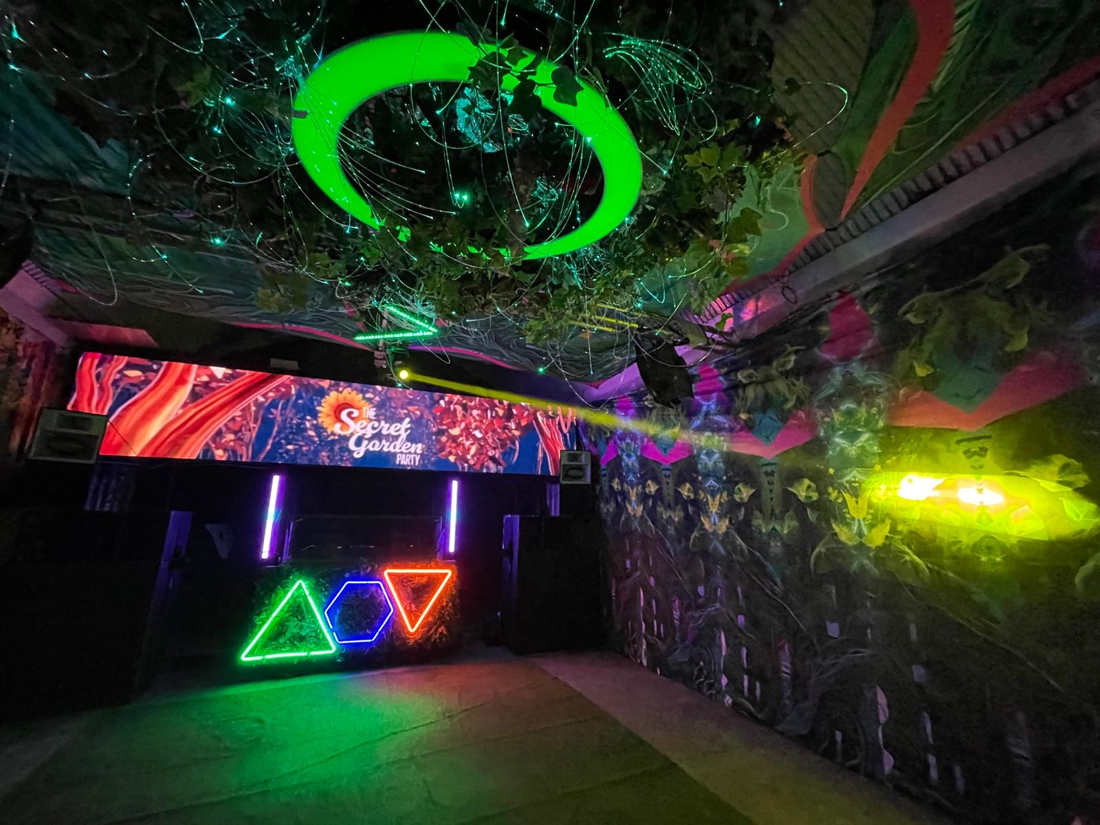 UnderTheArches - dvgktkf1npr.JPG