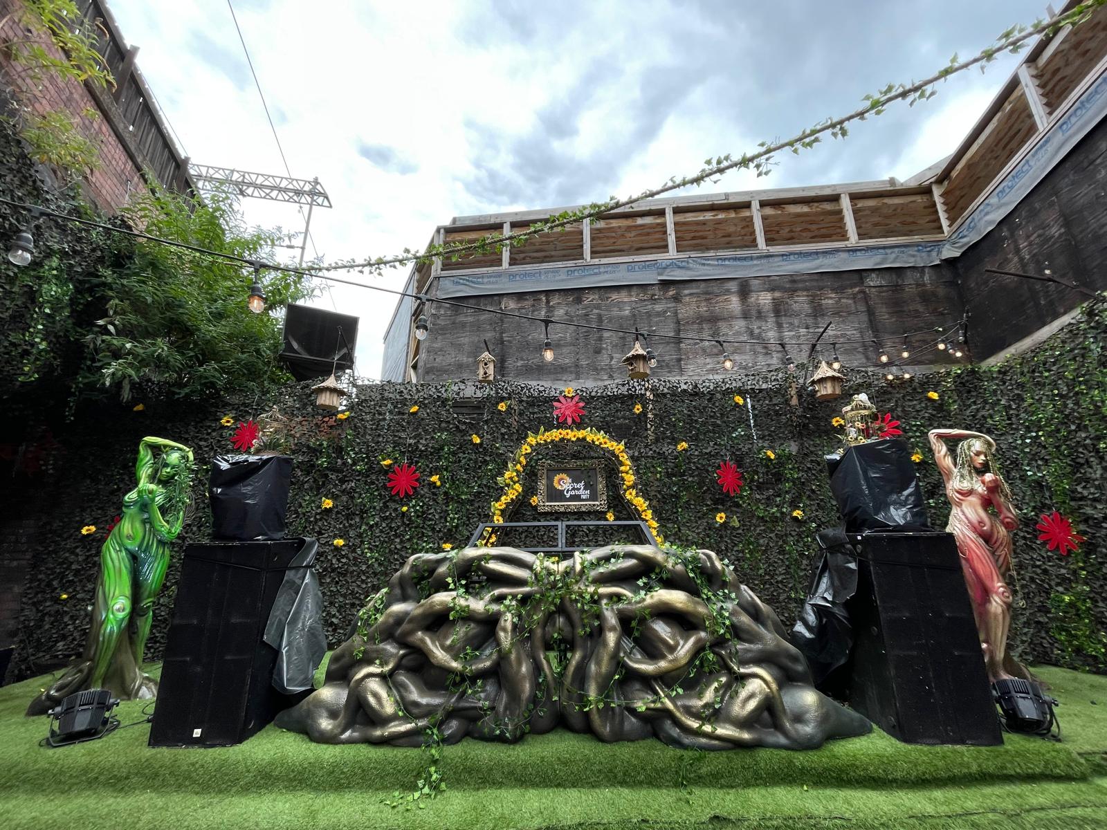 UnderTheArches - vex01i4pb32.JPG