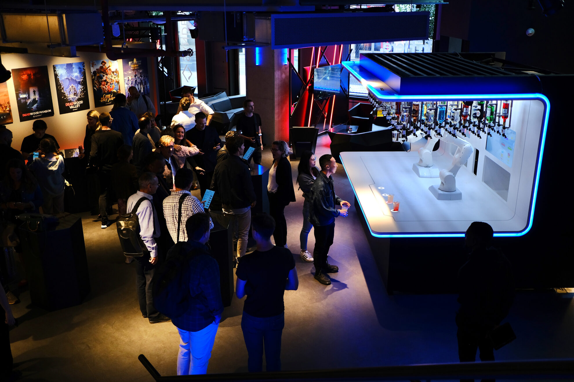 Makr Shakr robot makes cocktails at ...