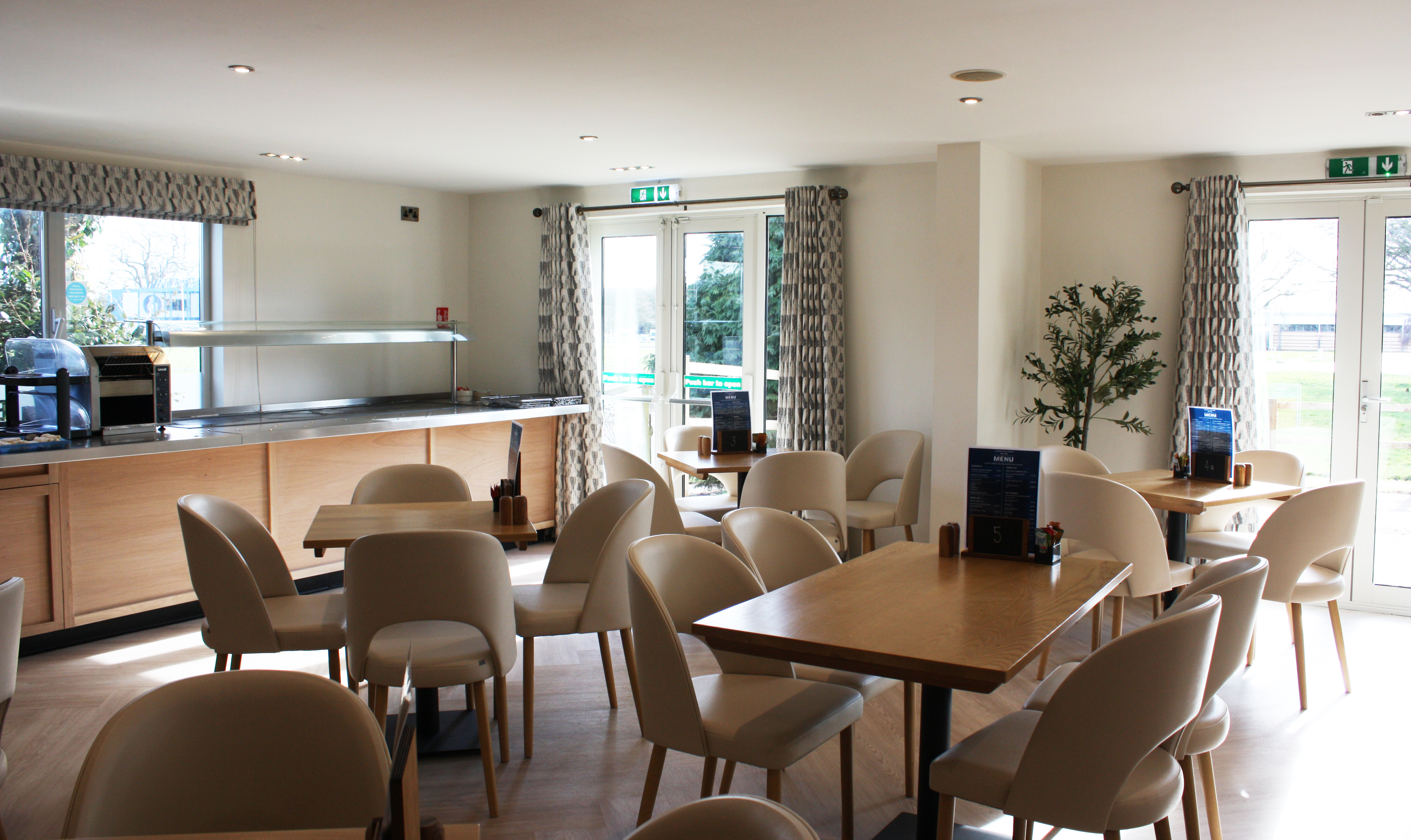 Hotel - v4yqn343zuw.jpg