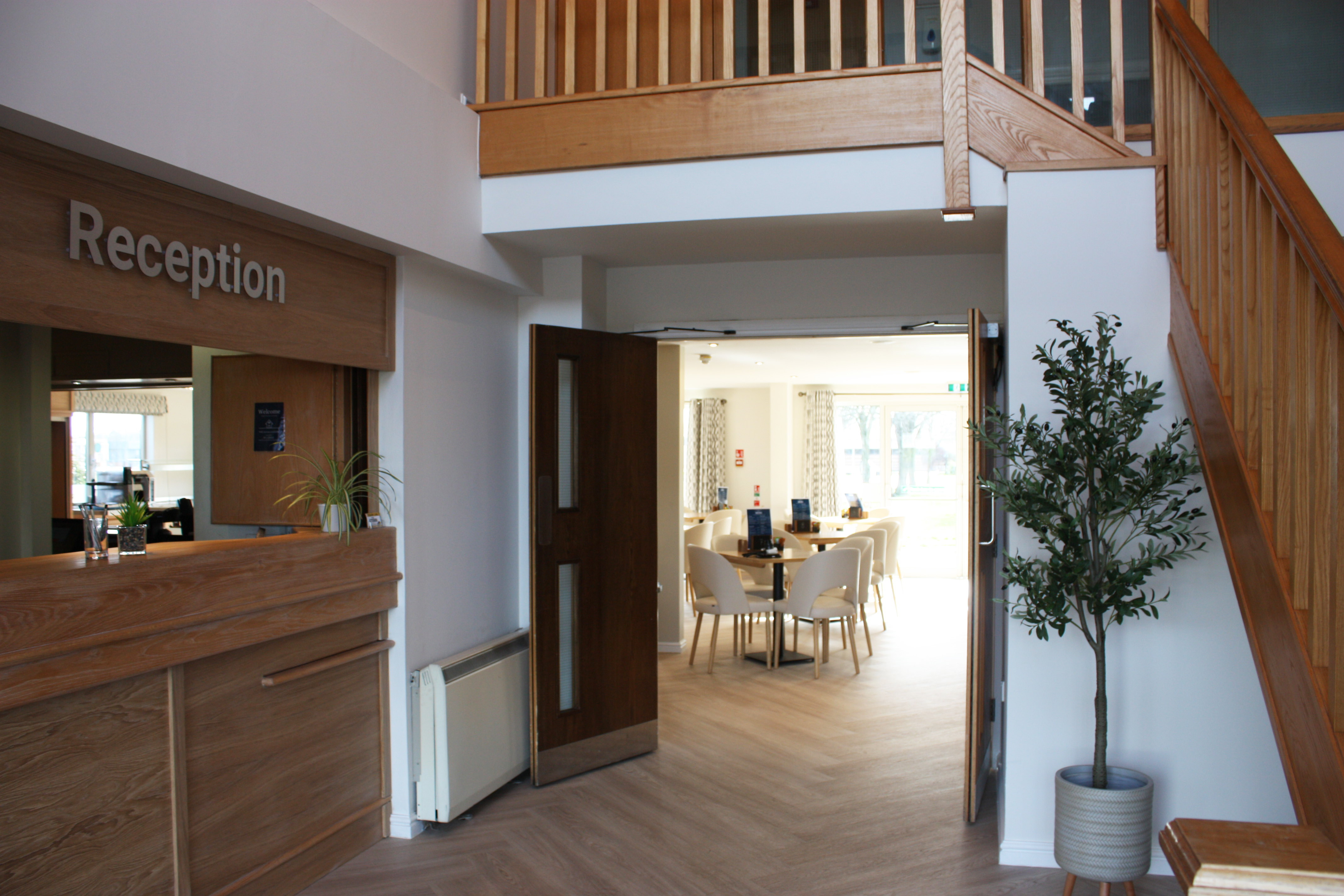 Hotel - z5i3ecv4jh1.jpg