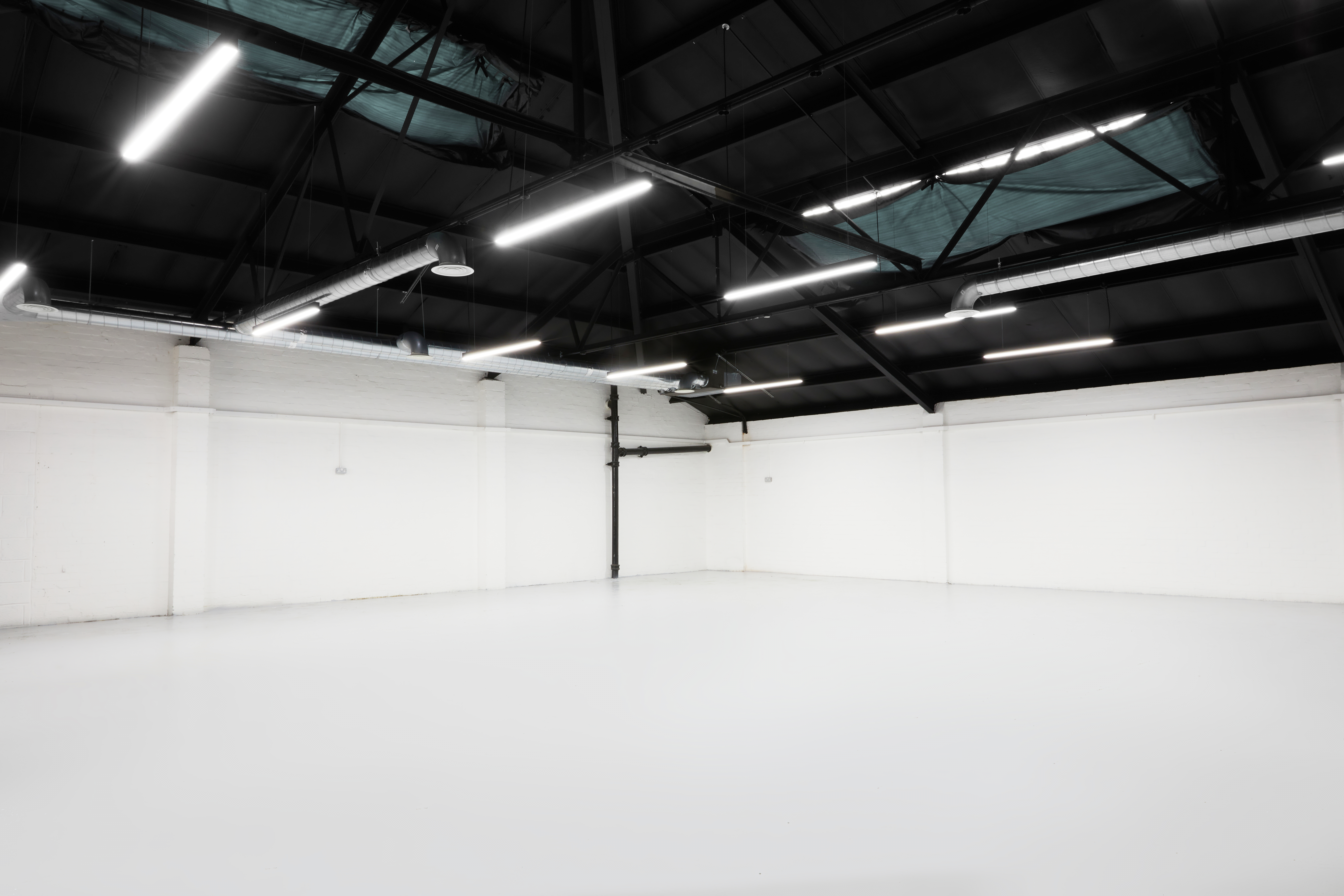 Large 2050 sqft Warehouse Studio Space - 1a677e27-cb81-4965-be47-d46ba31f0deb.jpg
