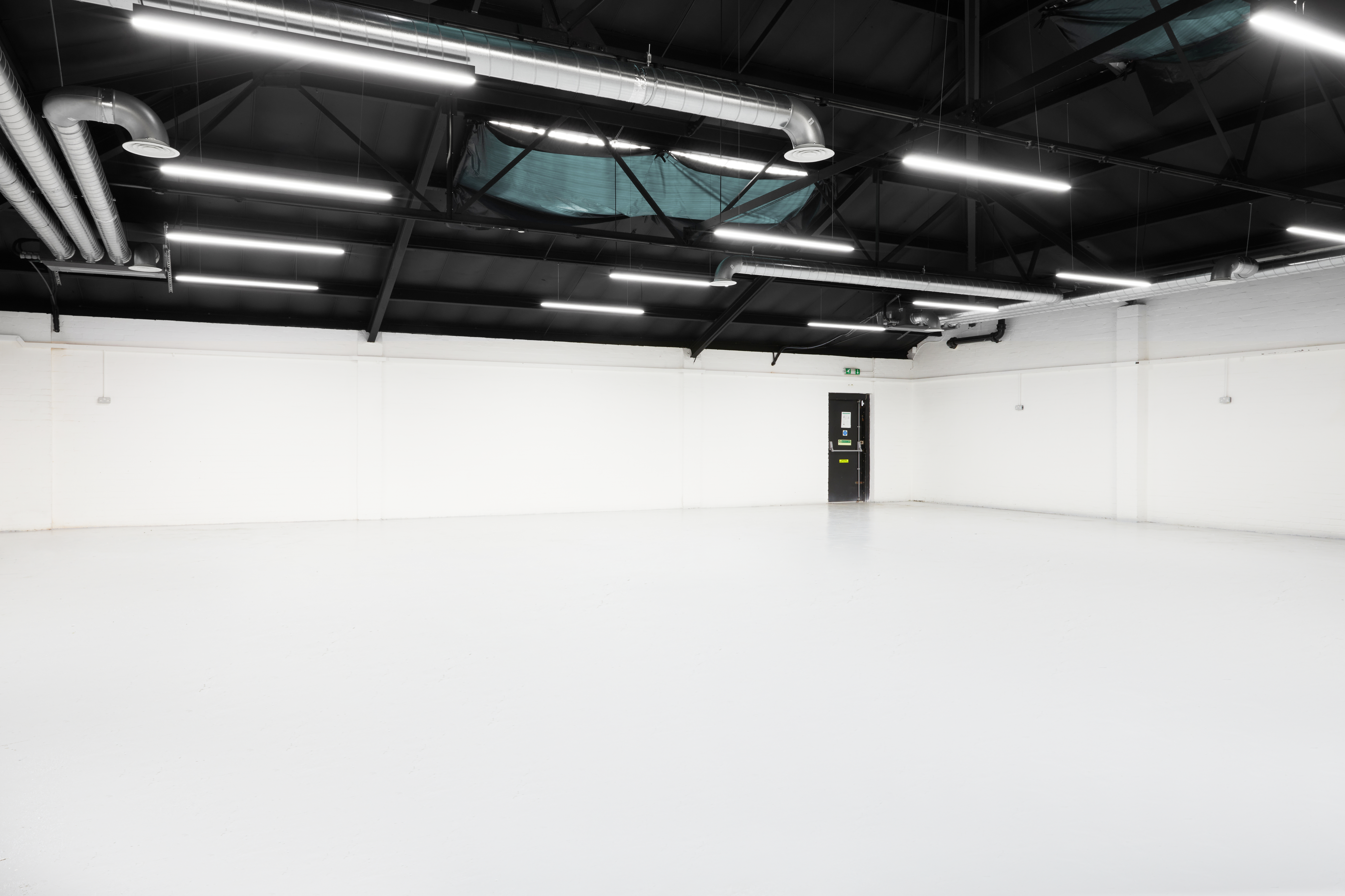 Large 2050 sqft Warehouse Studio Space - ec5a138e-b873-460b-930d-545ac22cfe57.jpg