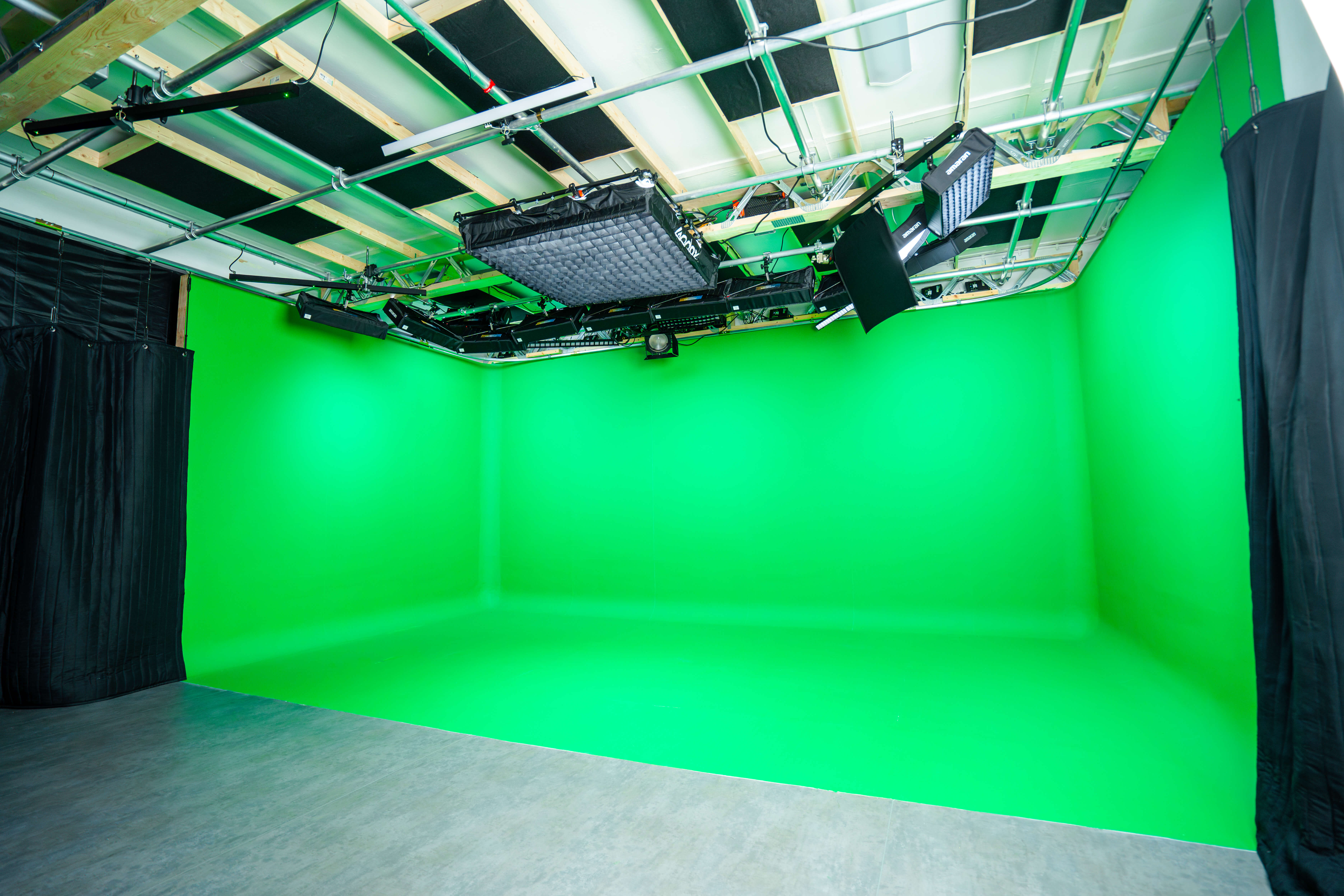Green Screen - f1dfznwlcpx.jpg
