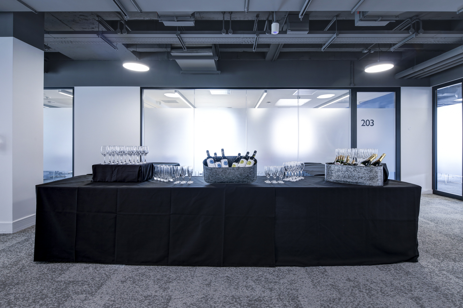 101 / 201 - nbvg23ns1mz.jpg