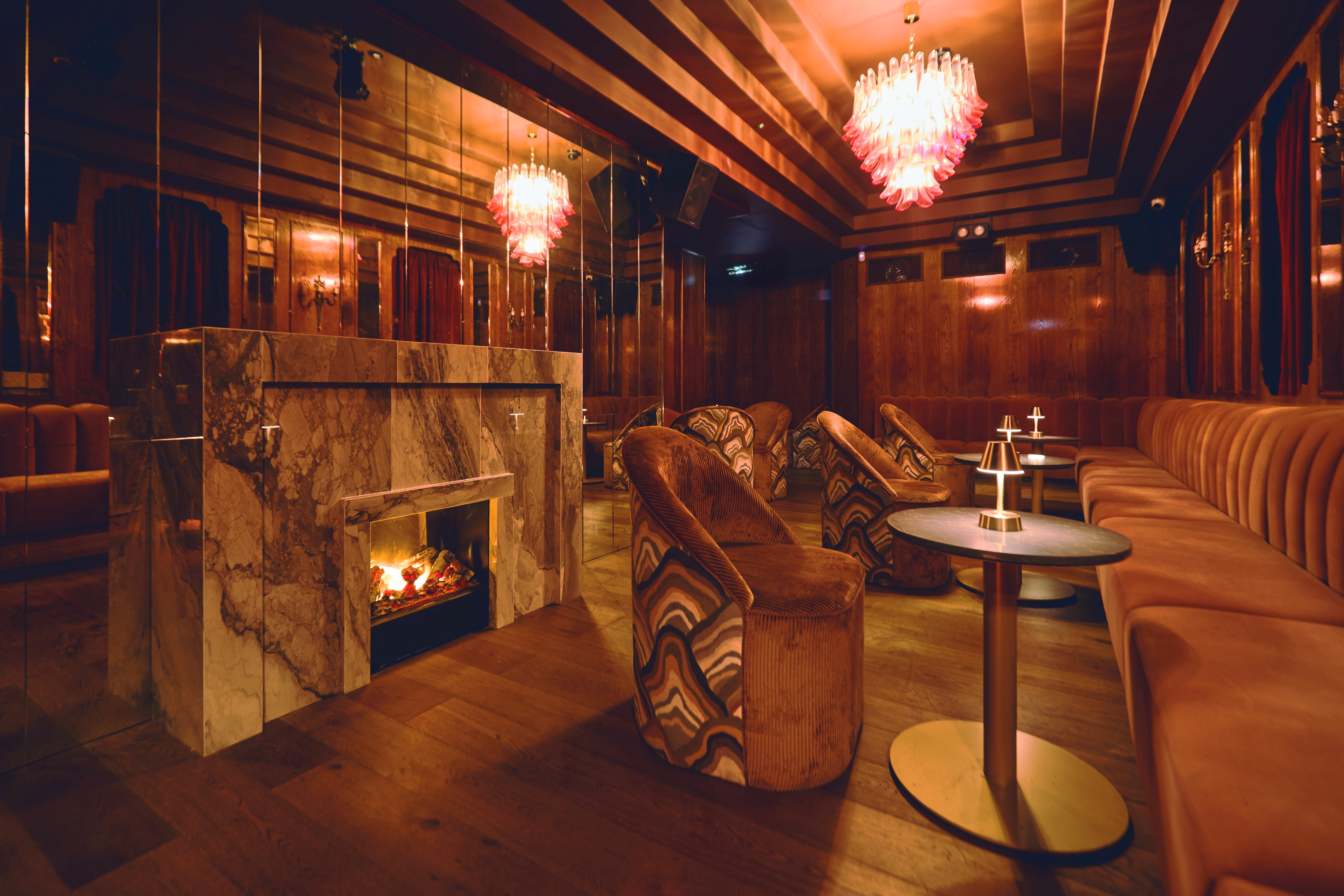 Late Lounge - nnbfiv3ala2.jpg