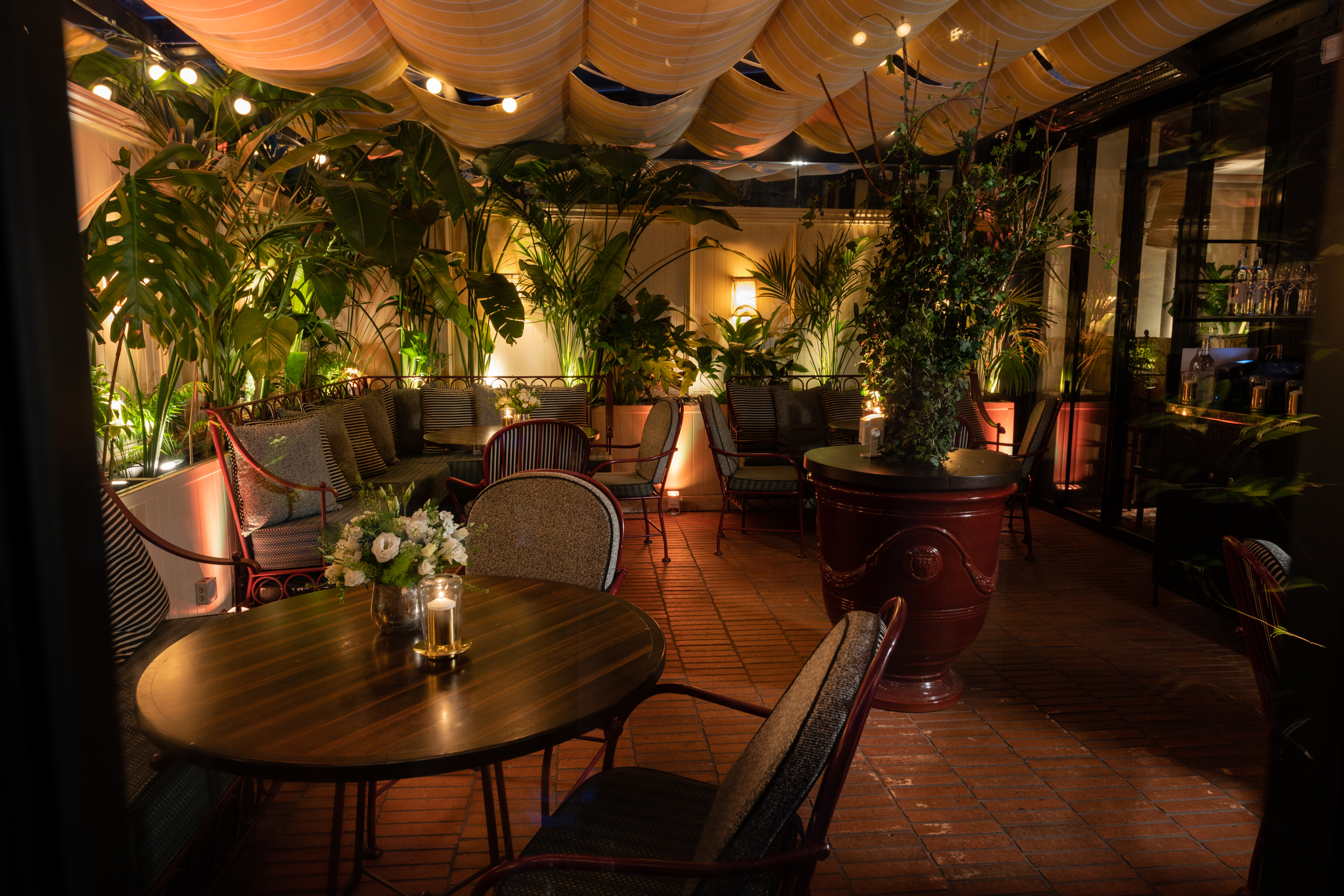 Elegant rooftop venue at House of Louie, perfect for social events and networking.